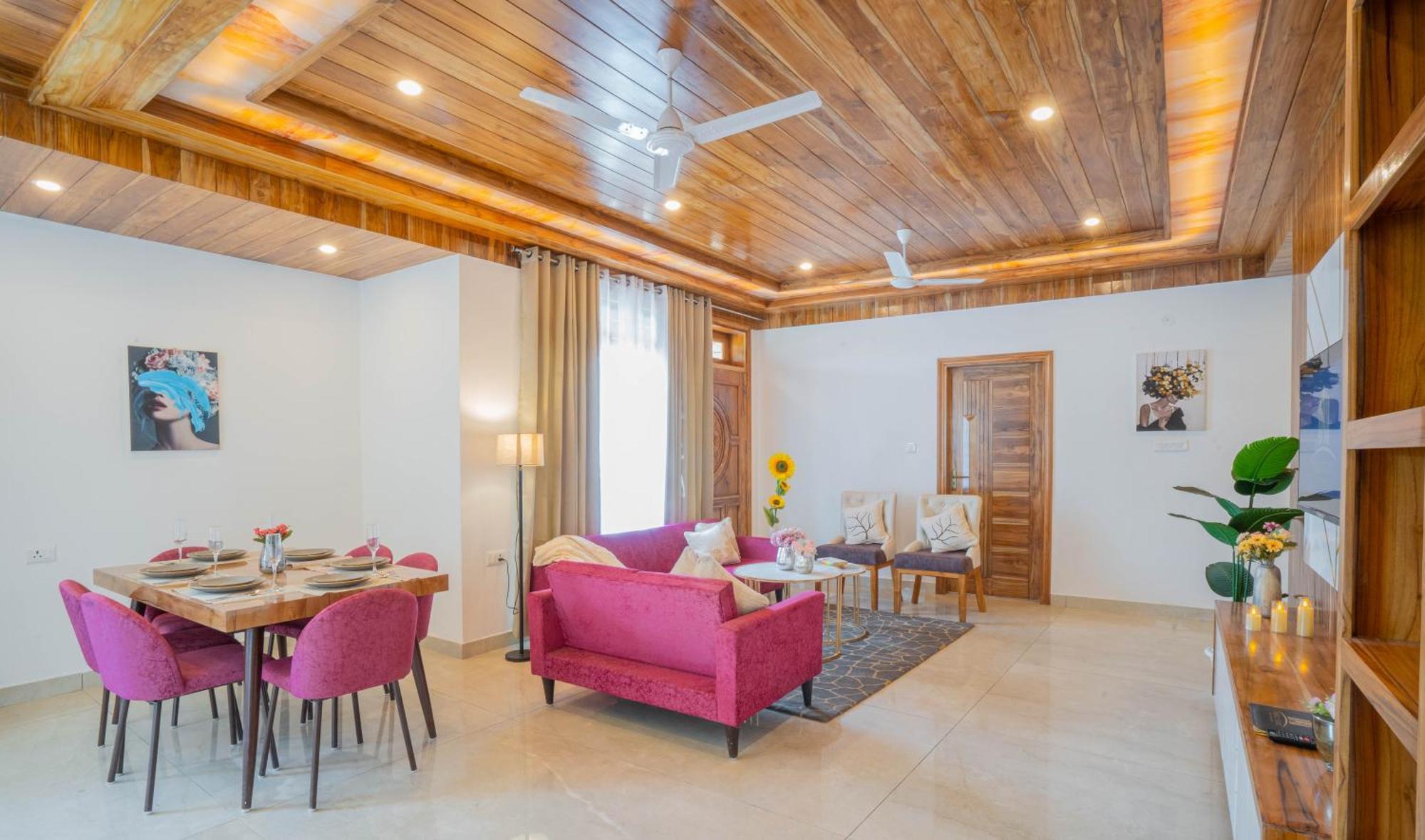 Hotel Perfectstayz Paradise Near Bhatta Falls