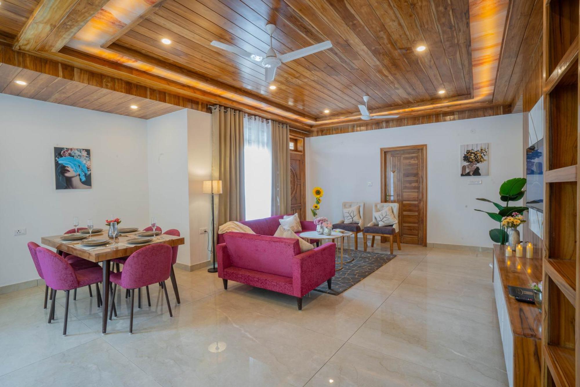 Perfectstayz Paradise Near Bhatta Falls 5*