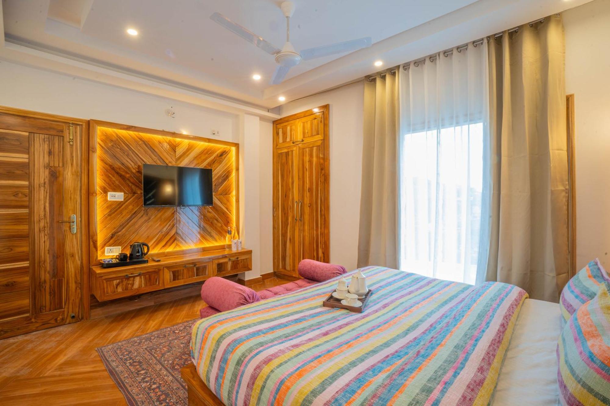 Perfectstayz Paradise Near Bhatta Falls Hotel