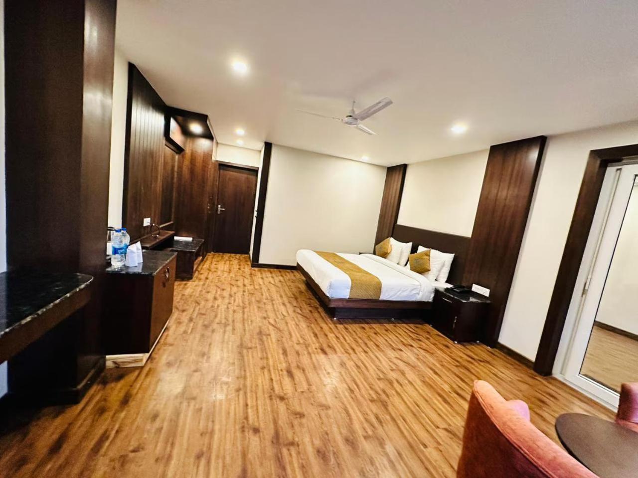 Hotel Vista Mussoorie