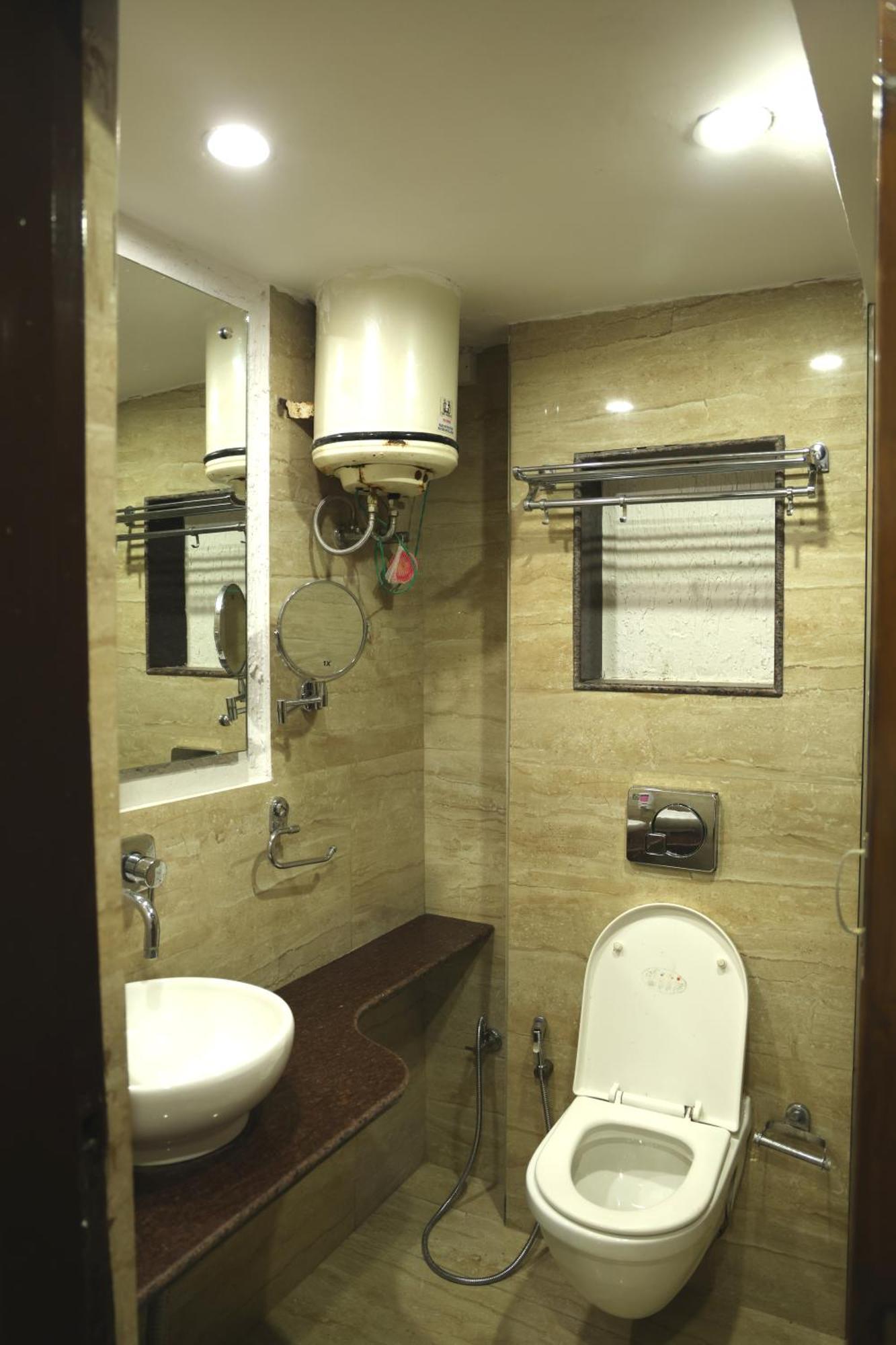 Hotel Royal Queen - Mall Road