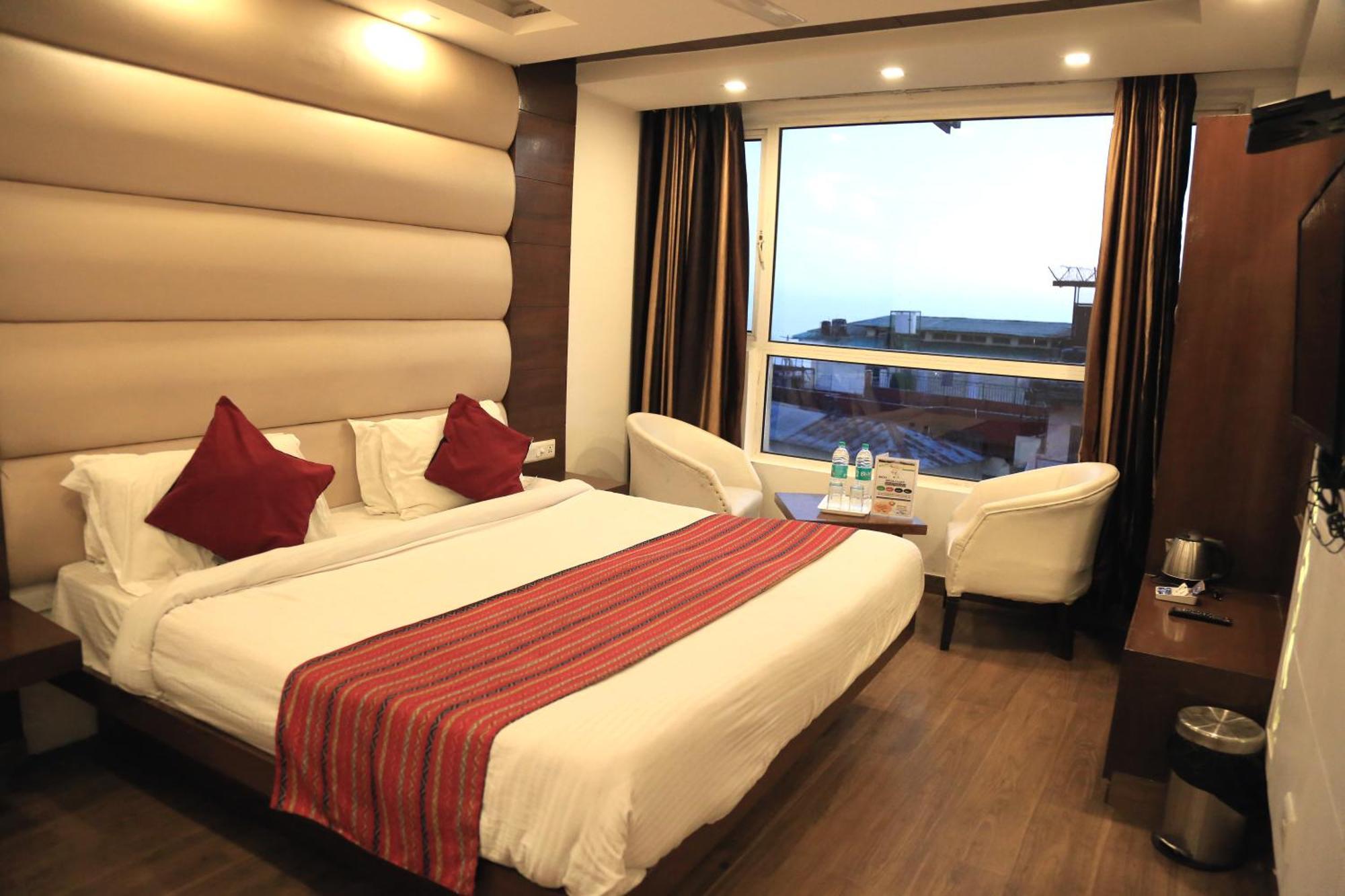 Hotel Royal Queen - Mall Road