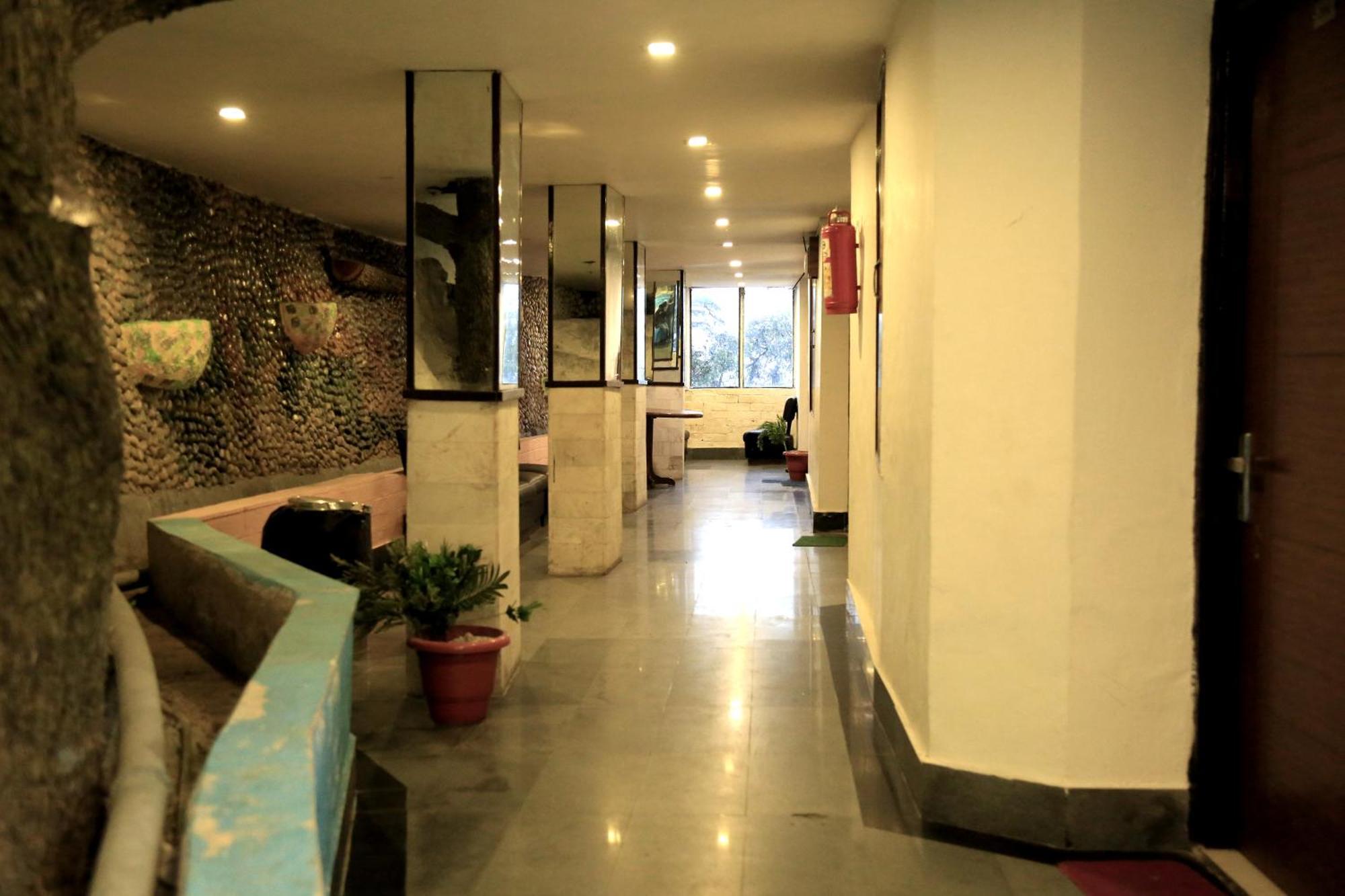 Hotel Royal Queen - Mall Road