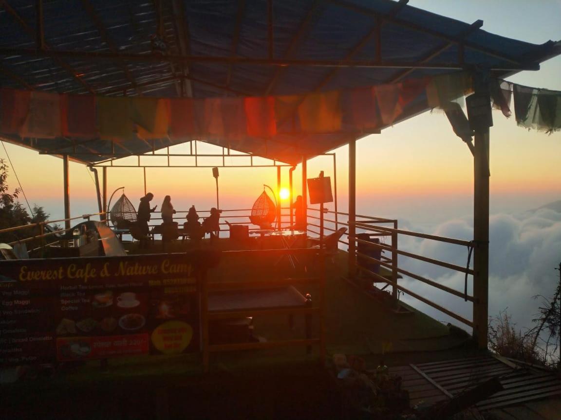 Campsite Camp George Everest *