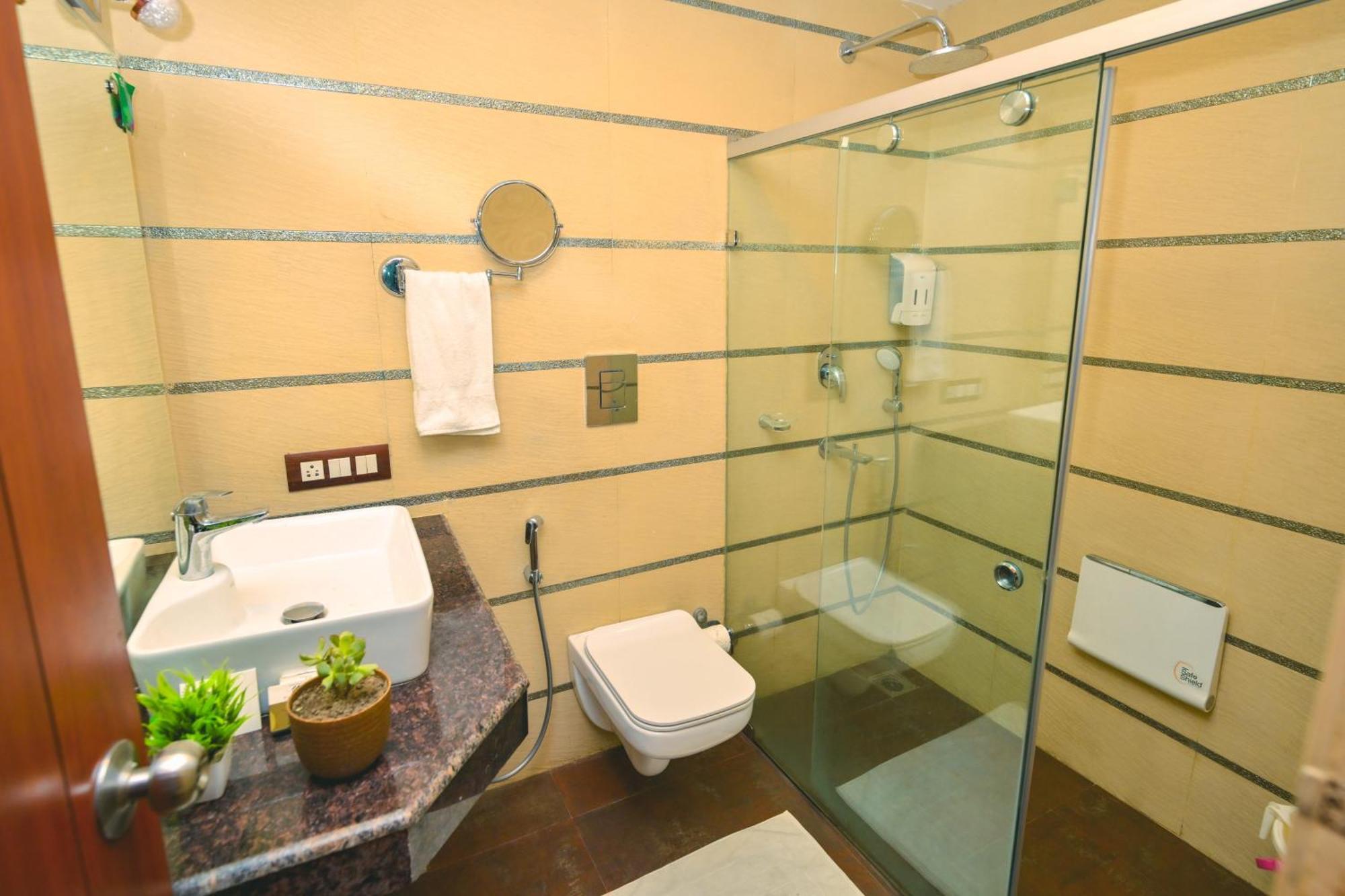Plutus Luxury Boutique * Mussoorie