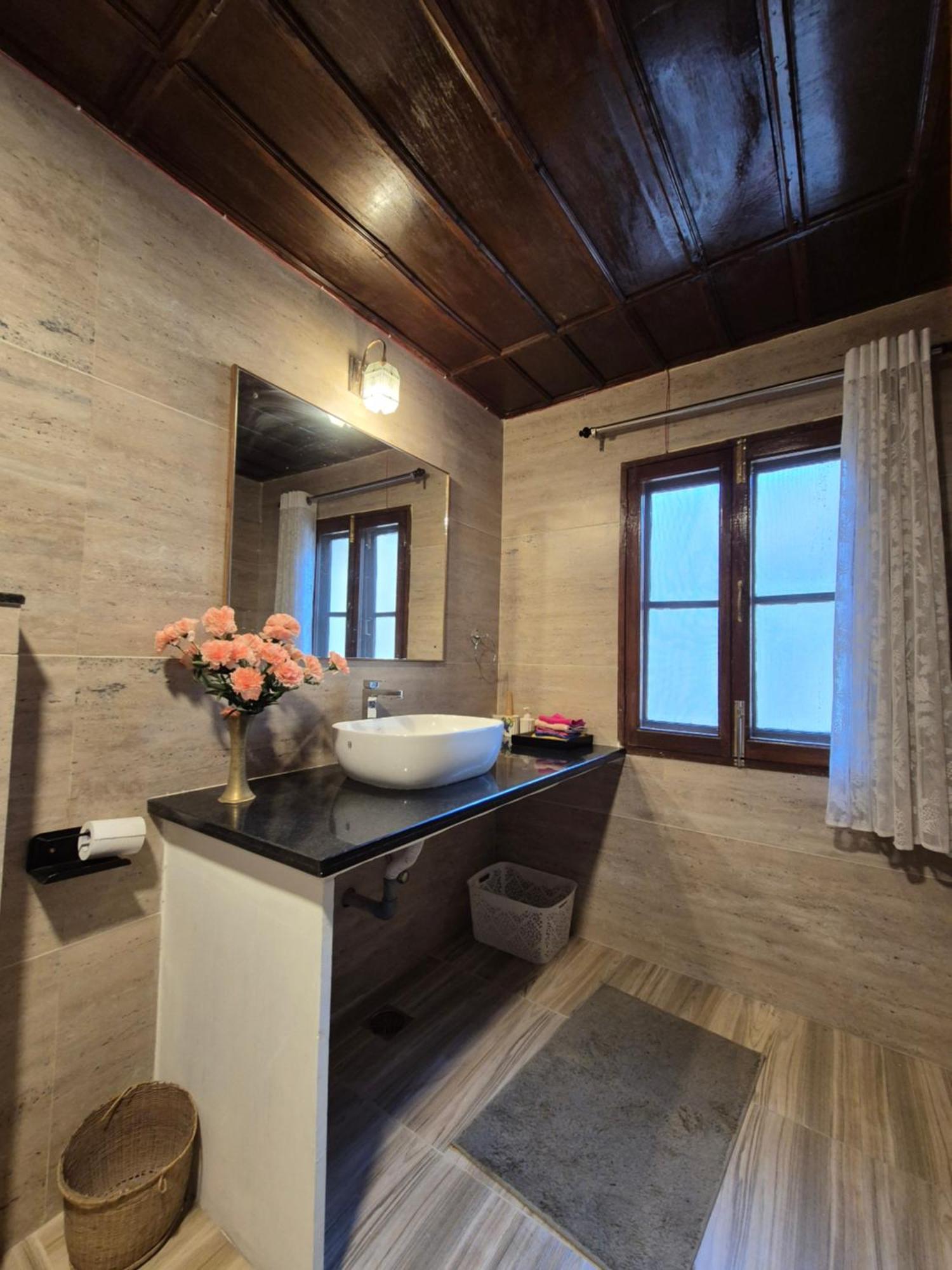 Chalet Lyn Eden-heritage Built In 1910
