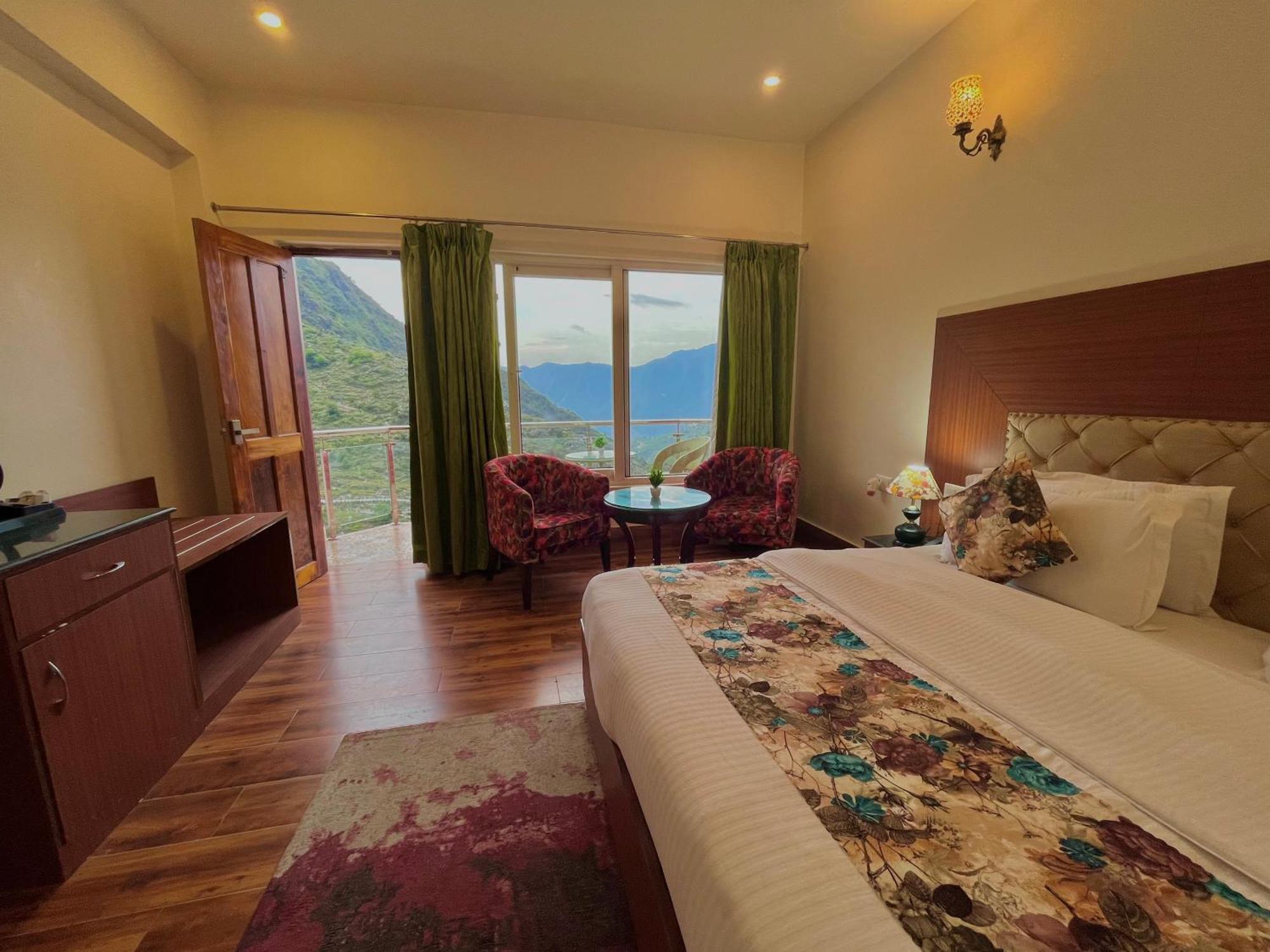 Hotel The Kempty Emerald - A Wellness Boutique Hotel, Mussoorie