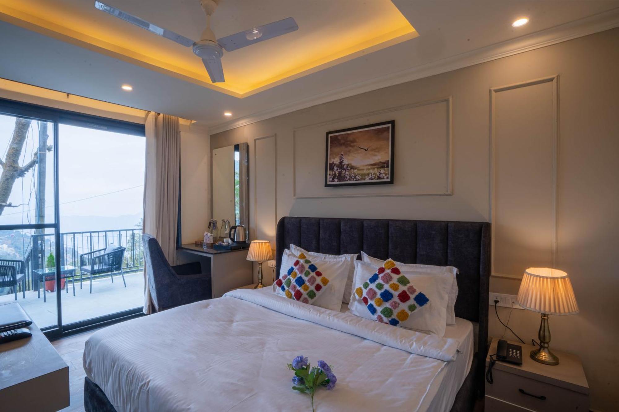 Westend By Perfectstayz At Mall Road Hotel 5*