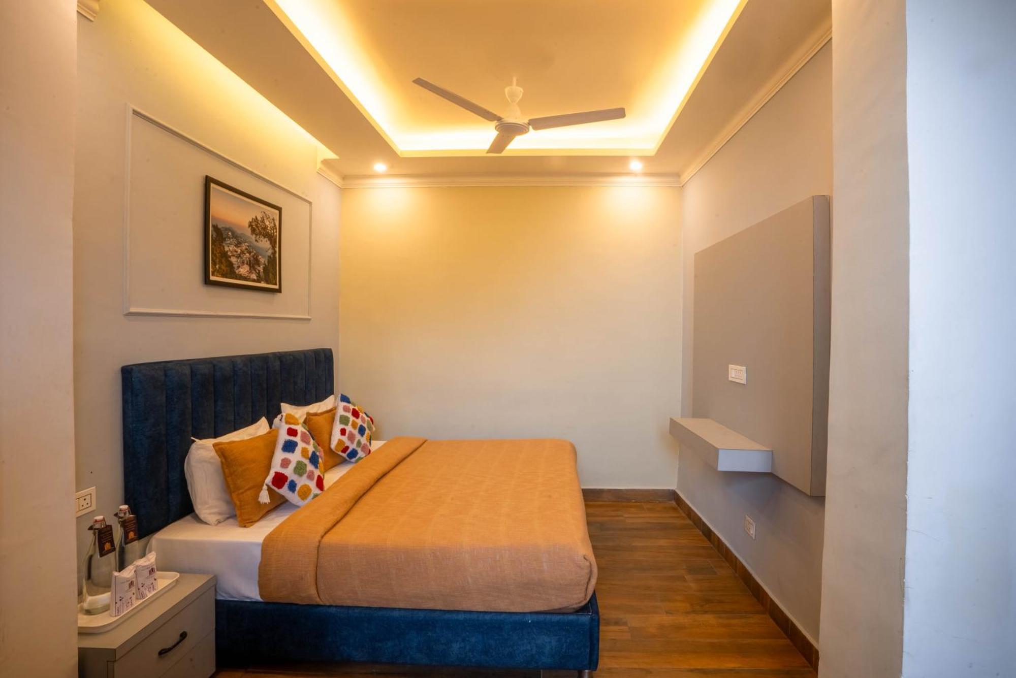Hotel Westend By Perfectstayz At Mall Road 5*