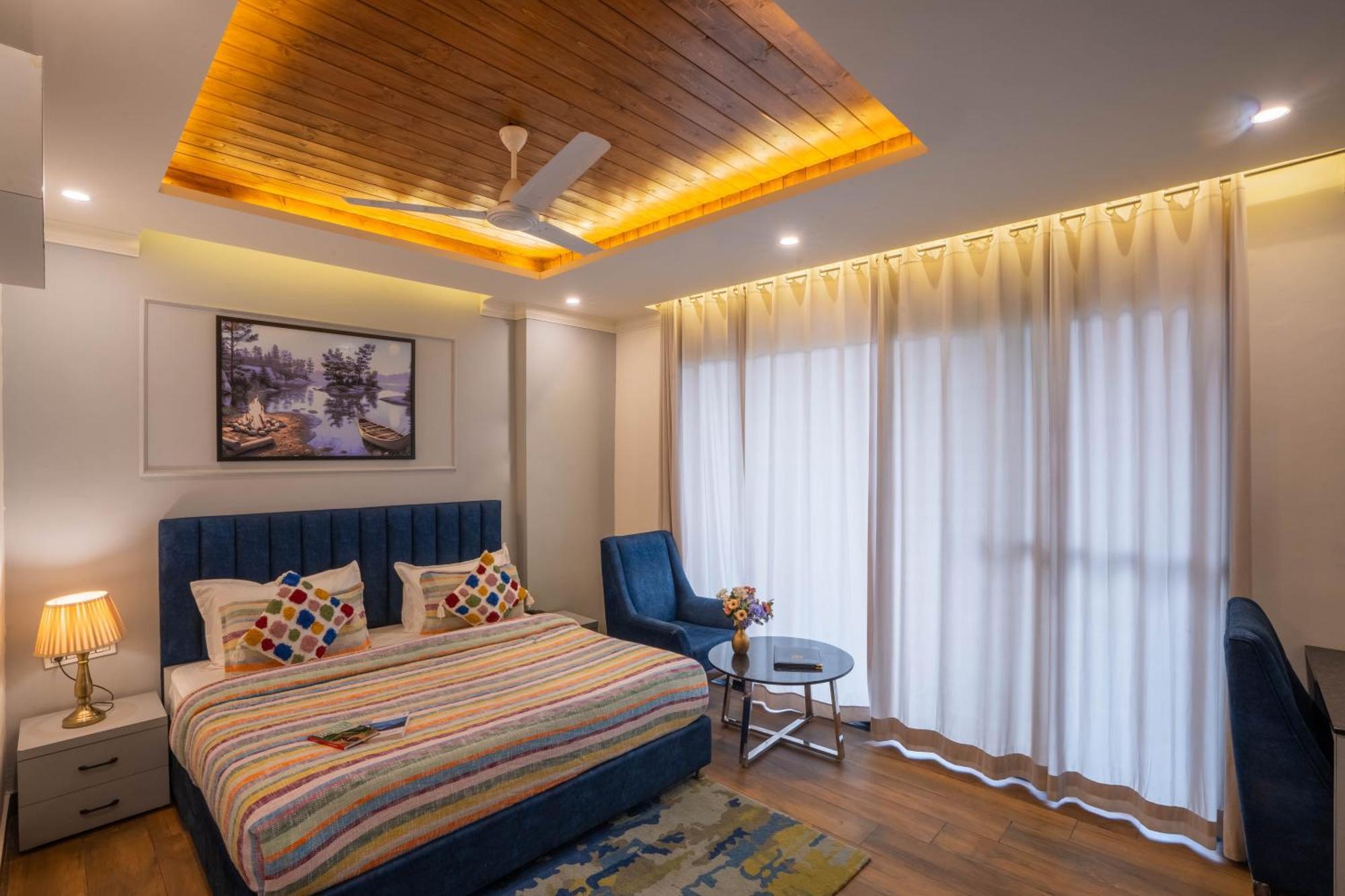 Westend By Perfectstayz At Mall Road 5*