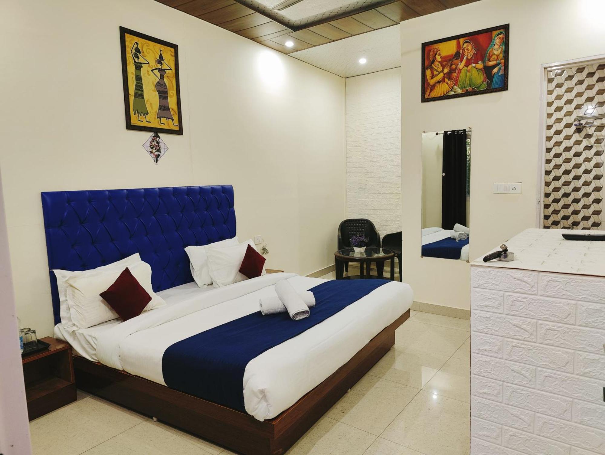 Golden Oak Homestay *