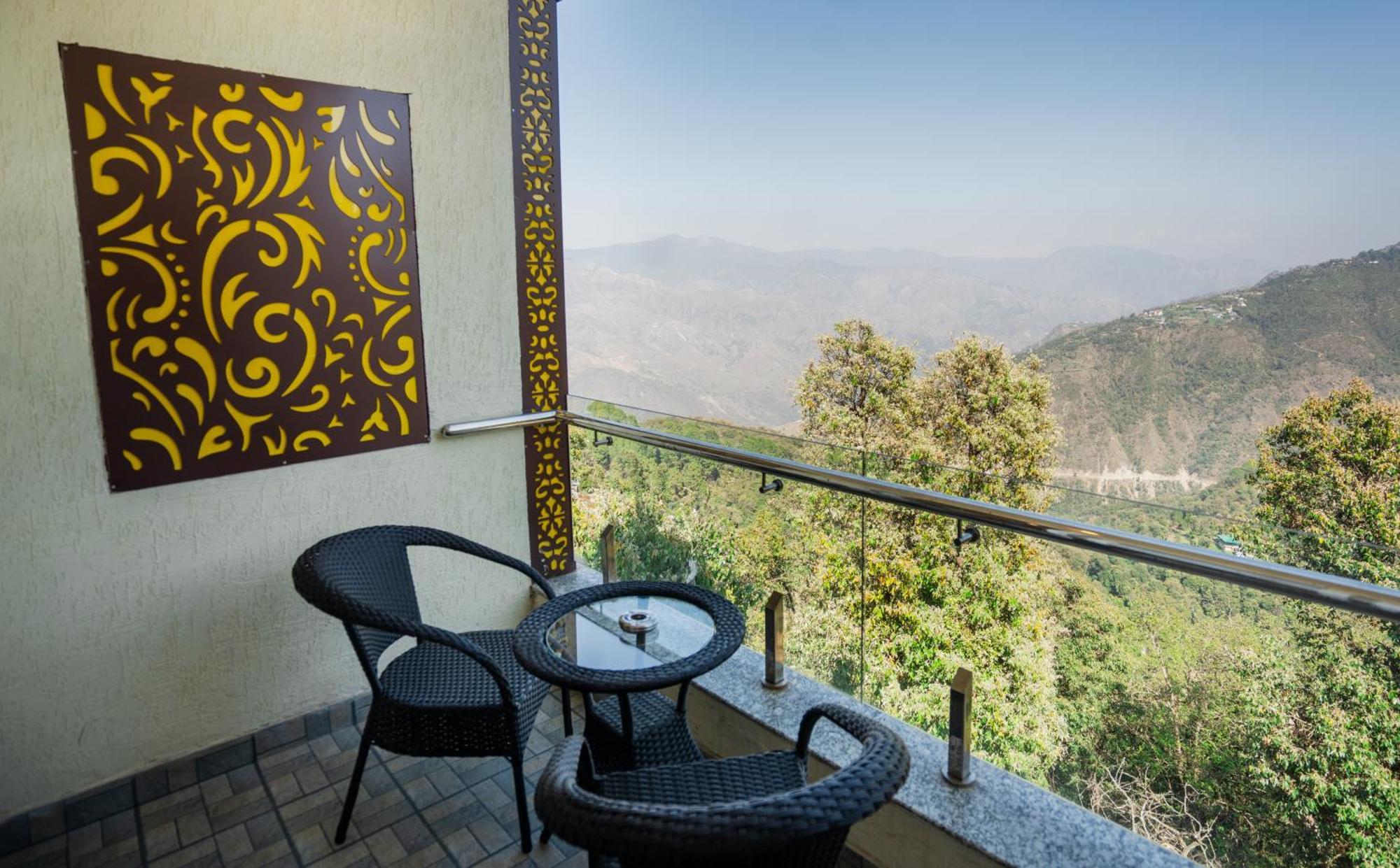 Trideus Mountain Club & Resort, 4* Mussoorie