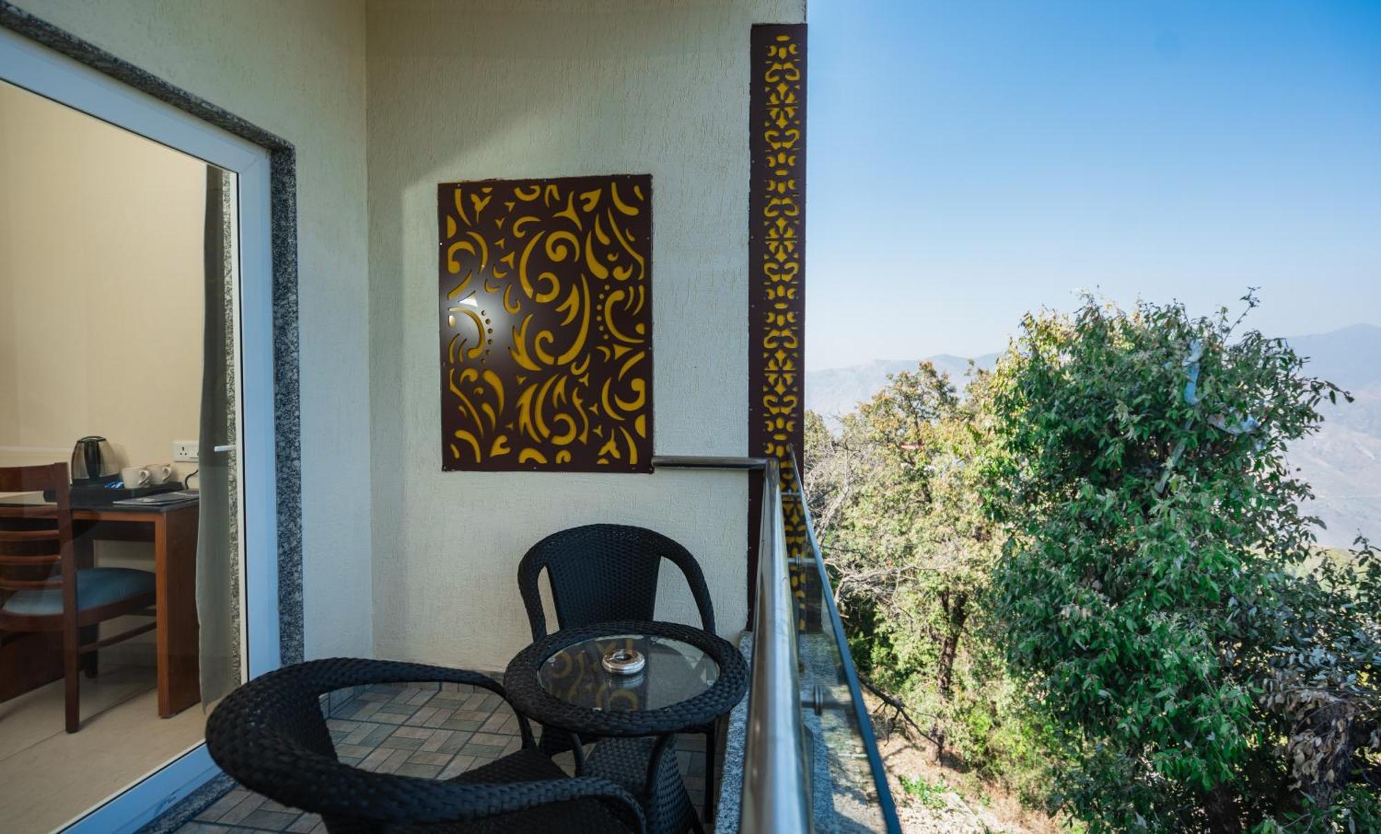 Hotel Trideus Mountain Club & Resort, Mussoorie