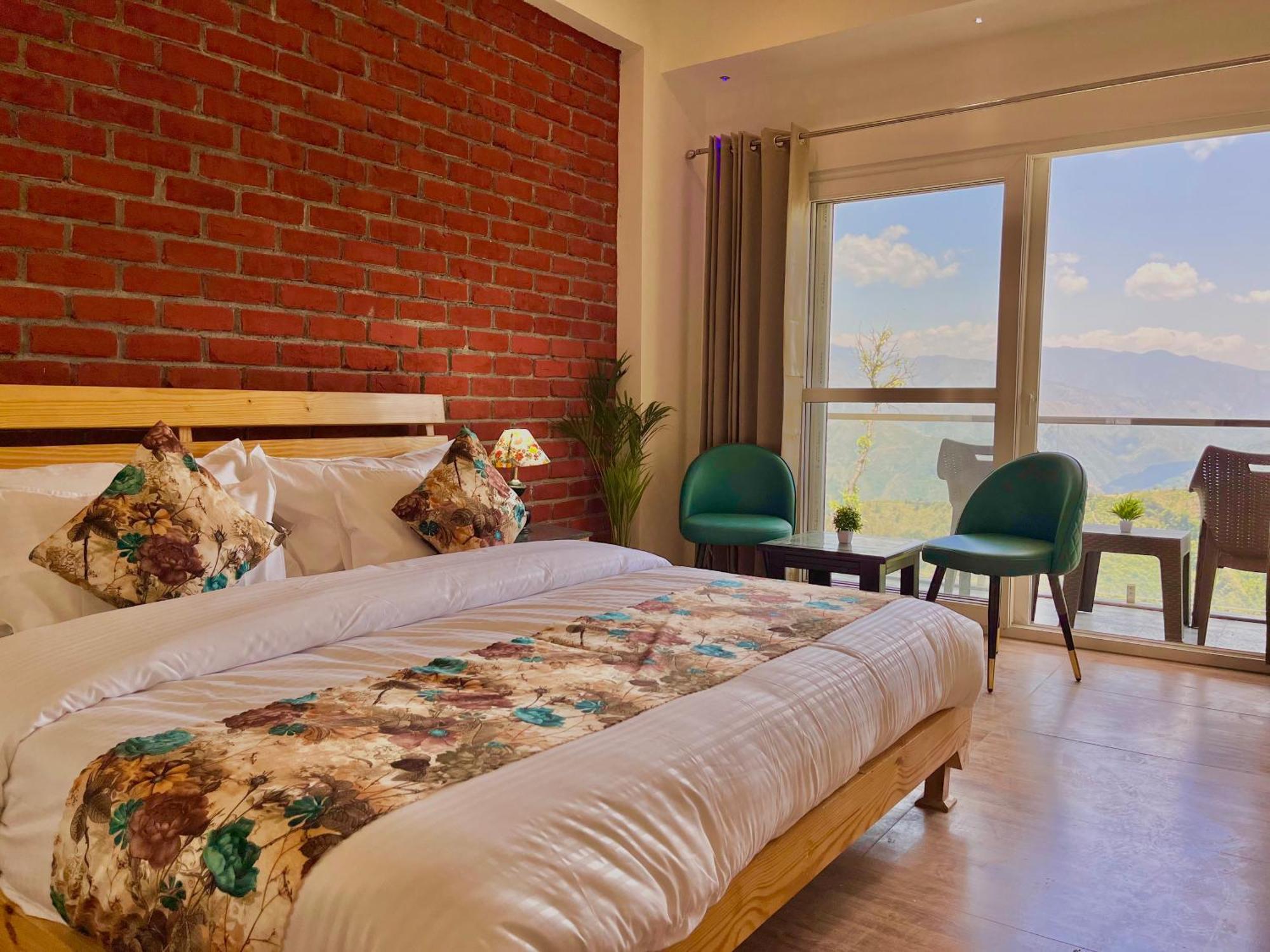 Pinerock Selling In ! Luxury ! Mountain View ! Open Terrace ! Cafe ! Parking ! Hotel