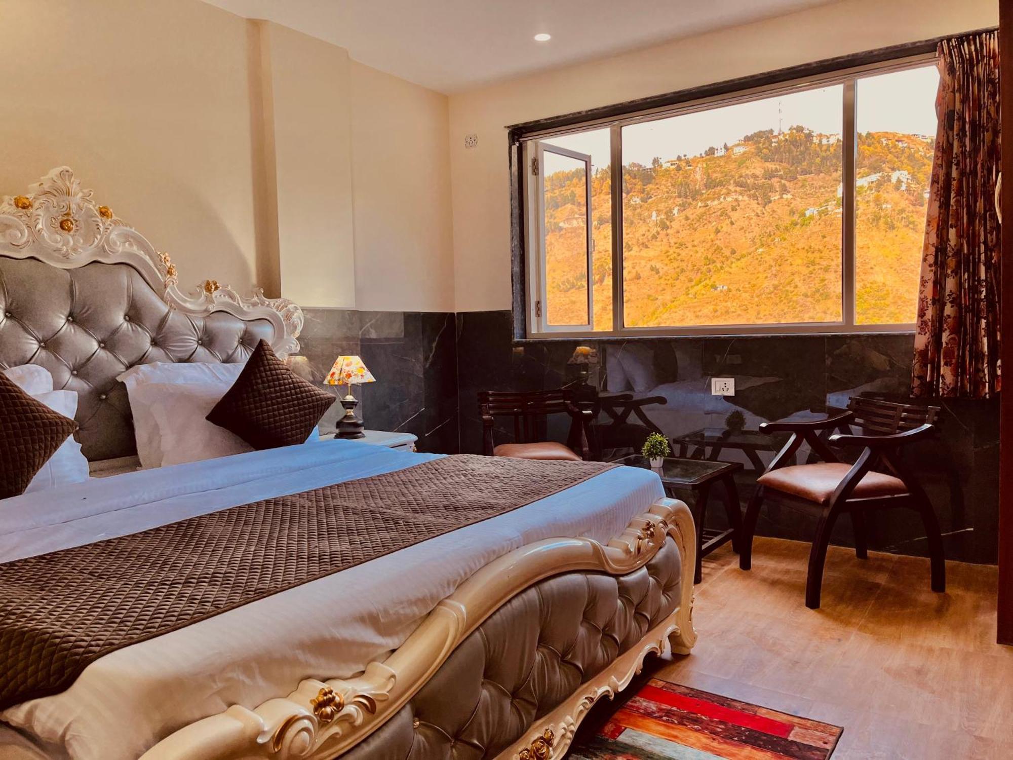 River Grand - A Peaceful Kempty Fall Hotel
