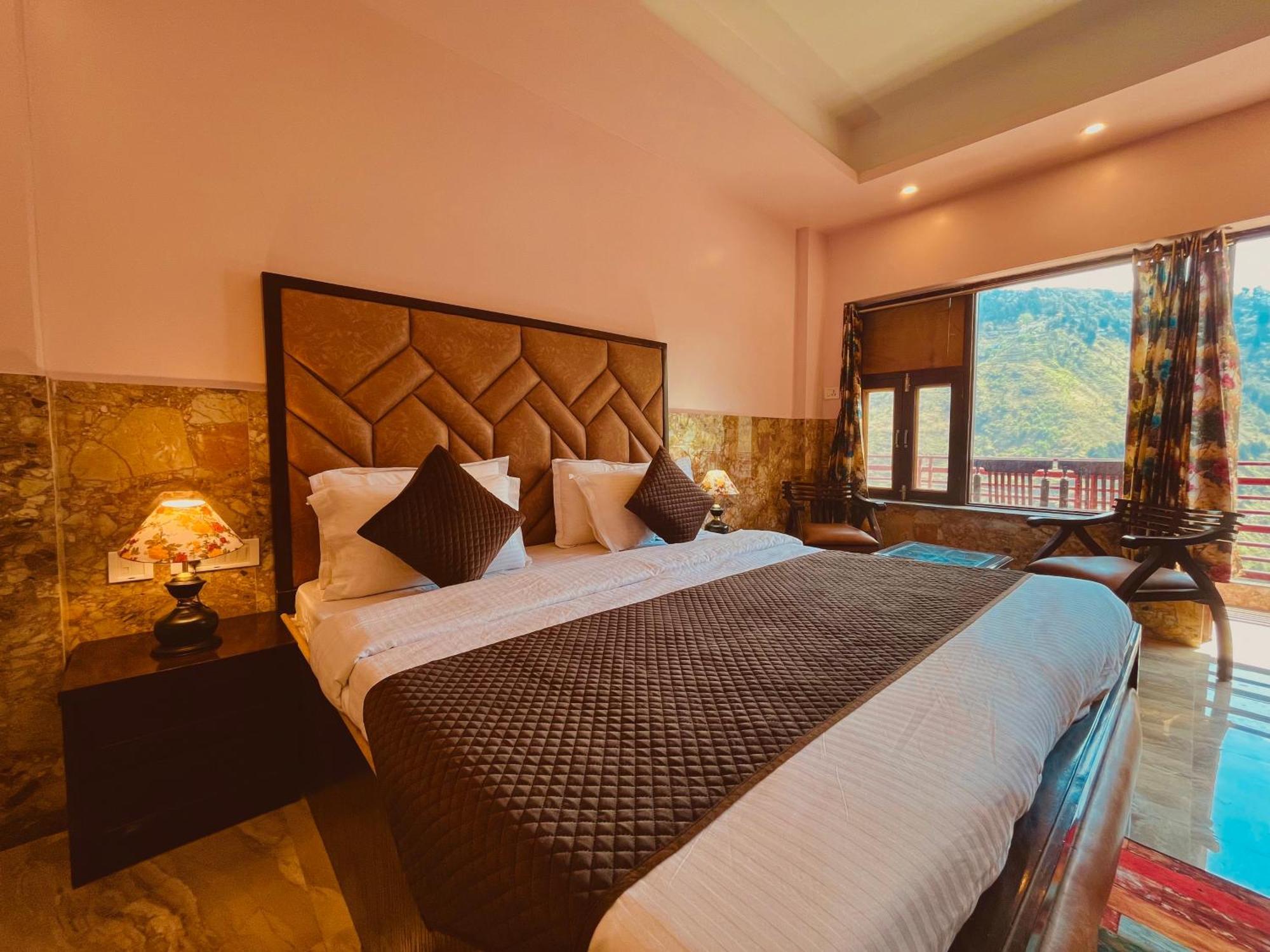Hotel River Grand - A Peaceful Kempty Fall 4*