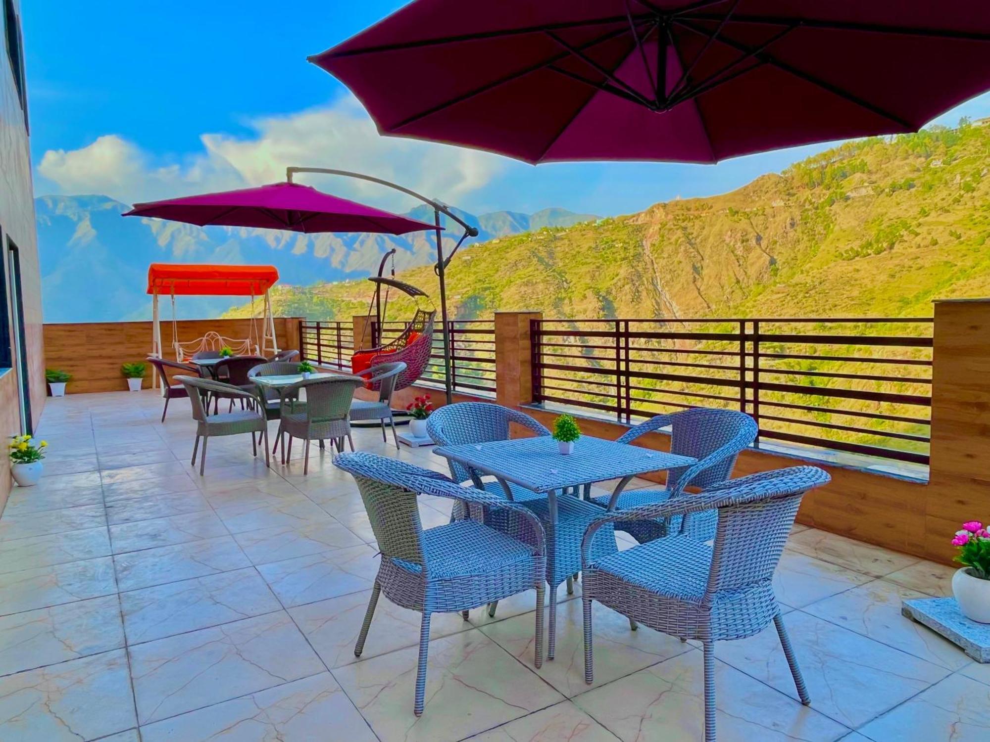 River Grand - A Peaceful Kempty Fall Hotel