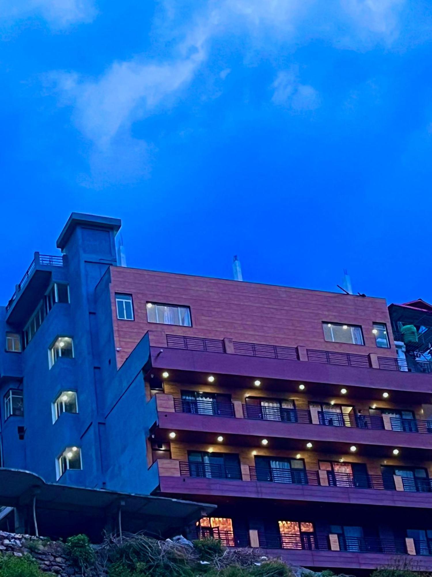 River Grand - A Peaceful Kempty Fall Hotel Mussoorie
