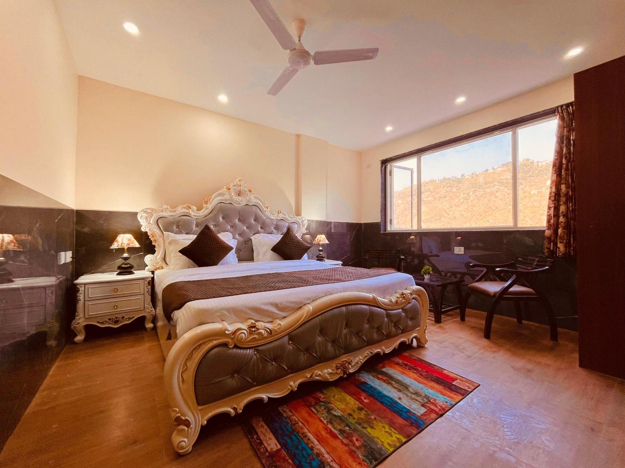 River Grand - A Peaceful Kempty Fall Hotel 4*