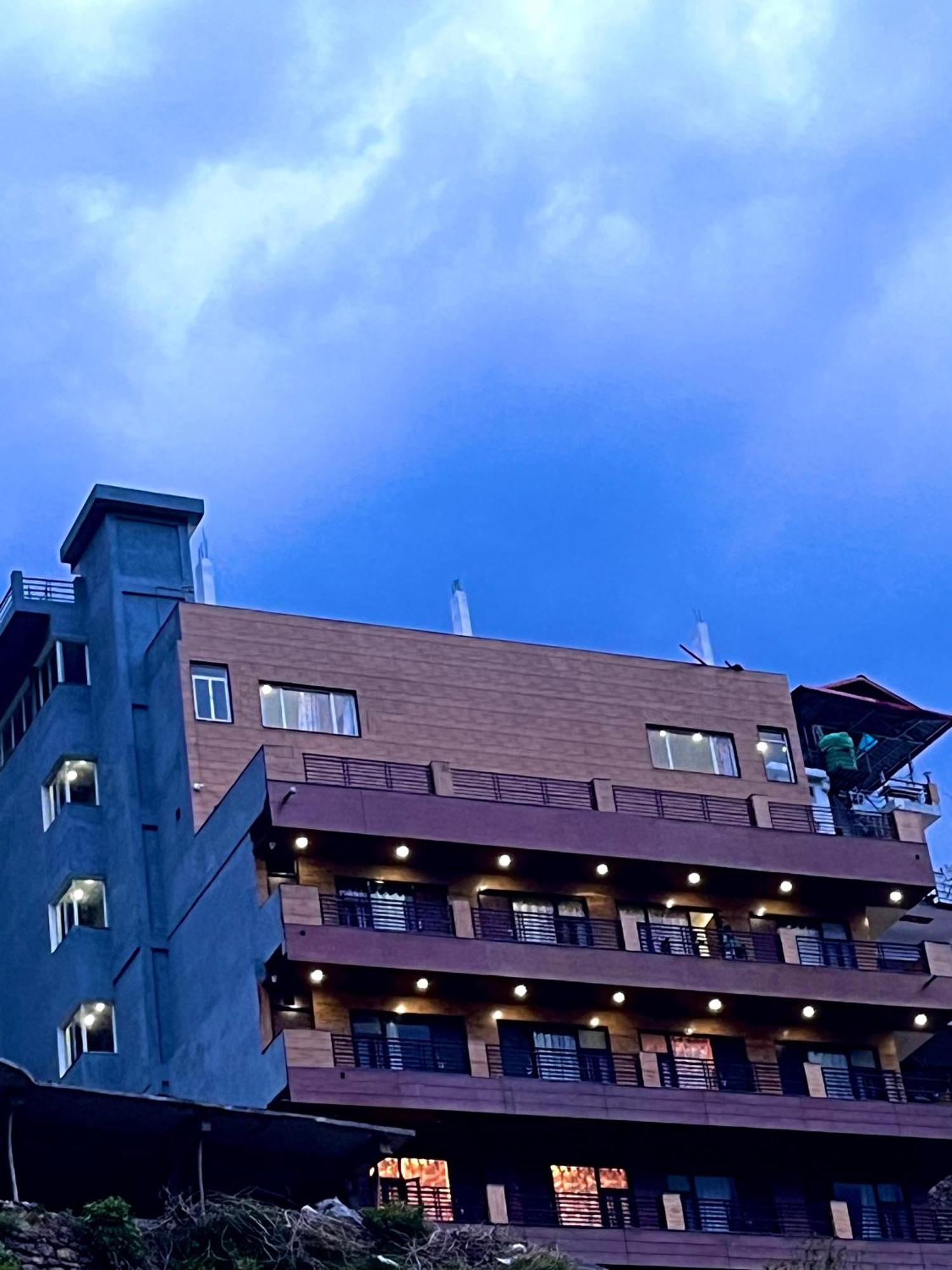 Hotel River Grand - A Peaceful Kempty Fall 4*
