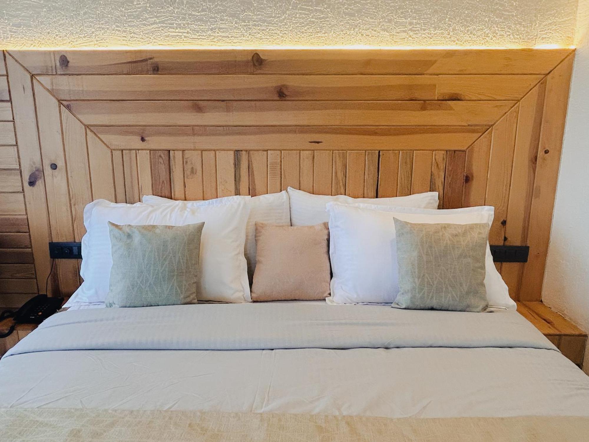 Queens Hill By Edge 4* Mussoorie