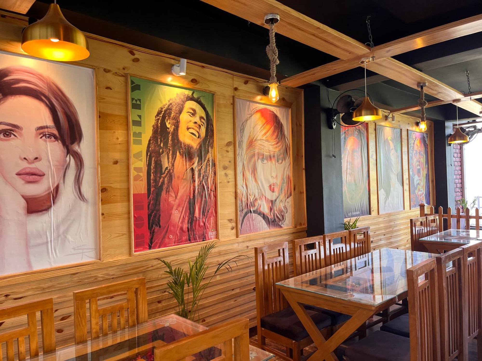 Hotel Pinerock & Cafe, - Mountain View Luxury With Open Rooftop Cafe