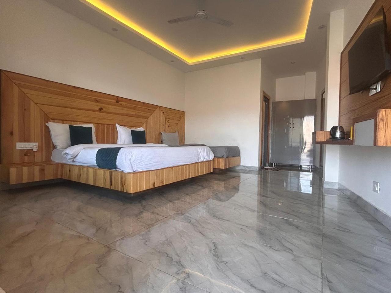 Queens Hill By Edge 4*