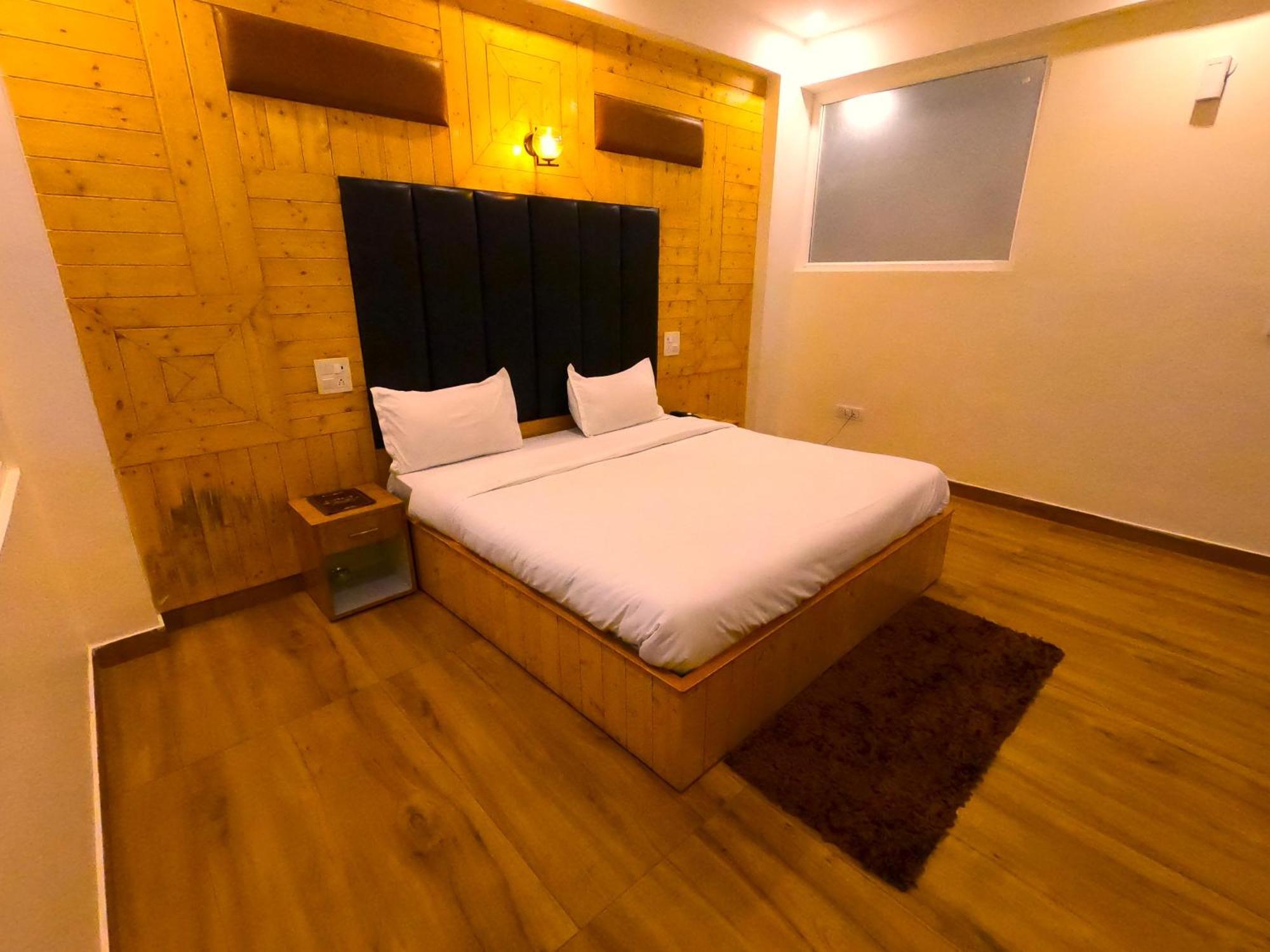 Nirvana Luxury And Hotel 4*