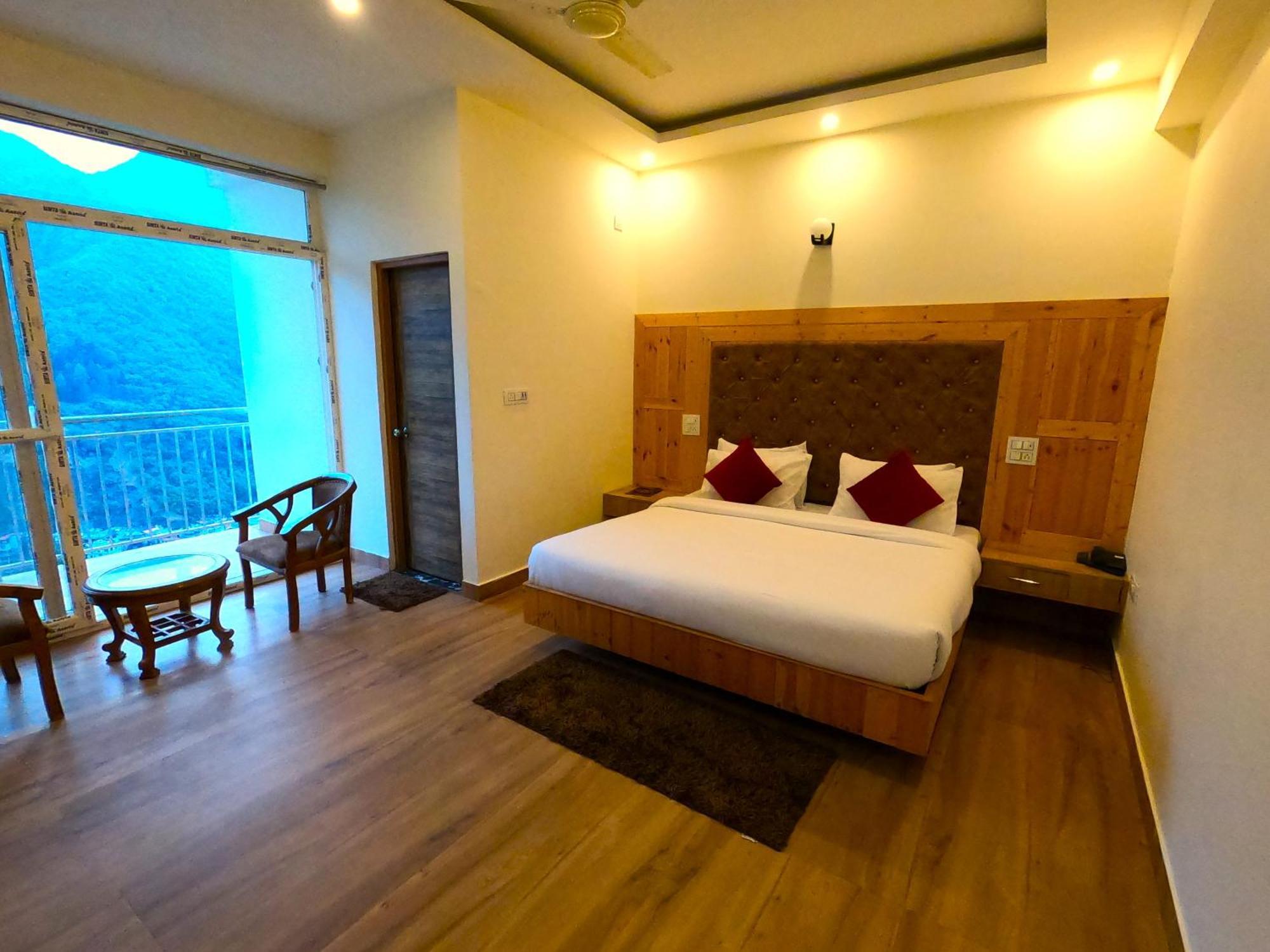 Nirvana Luxury And Hotel