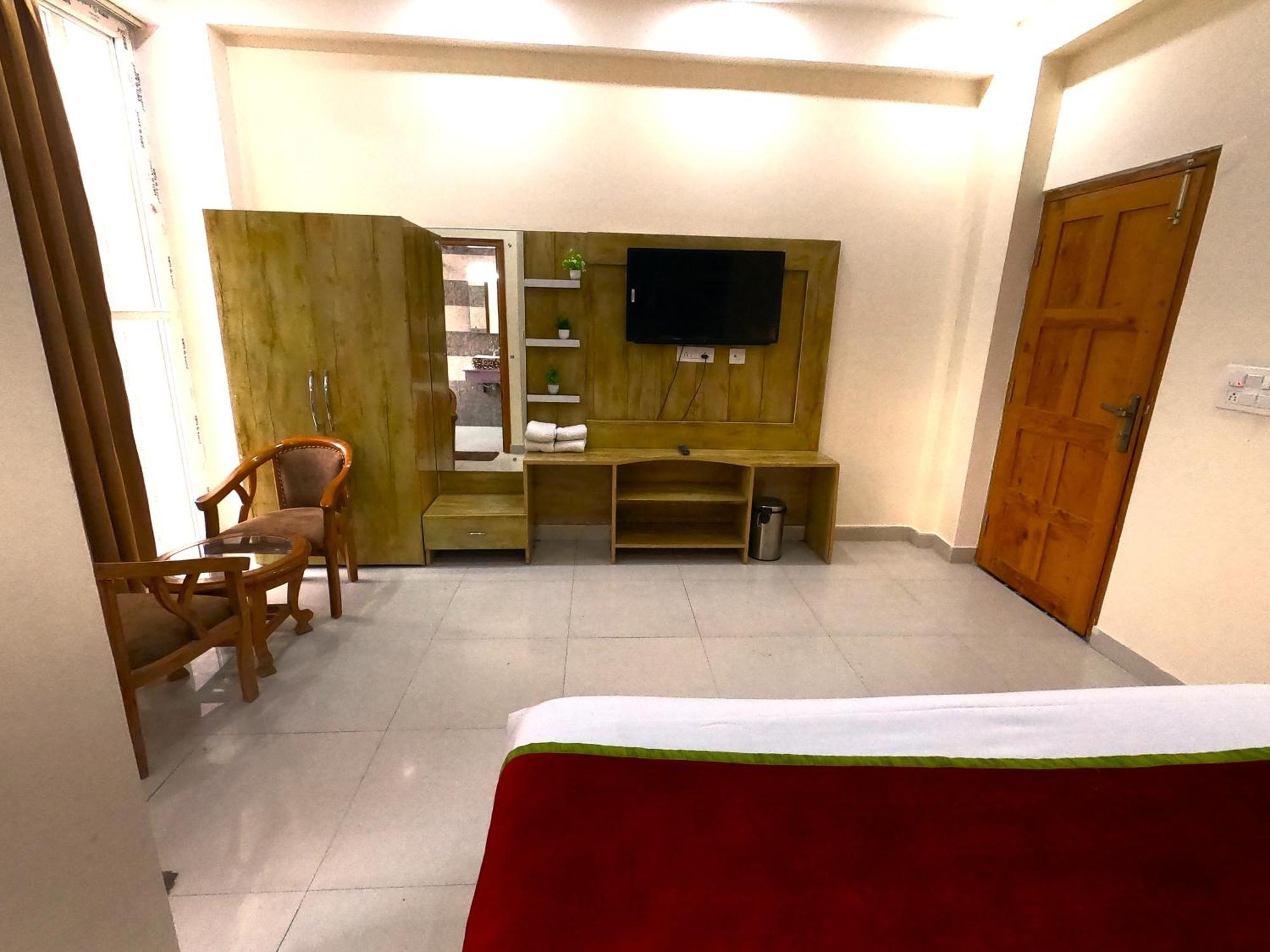Hotel Nirvana Luxury And Mussoorie