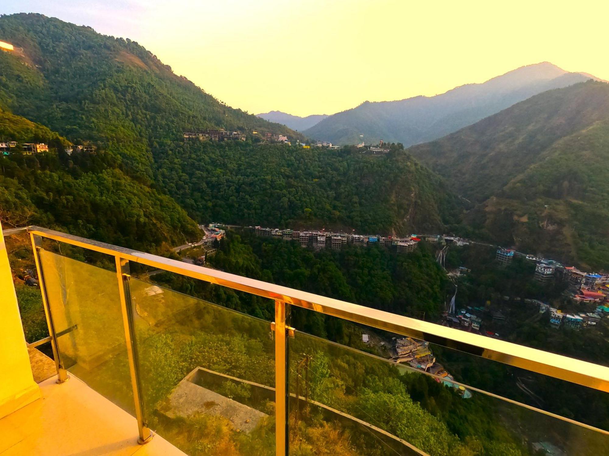 Nirvana Luxury And 4*