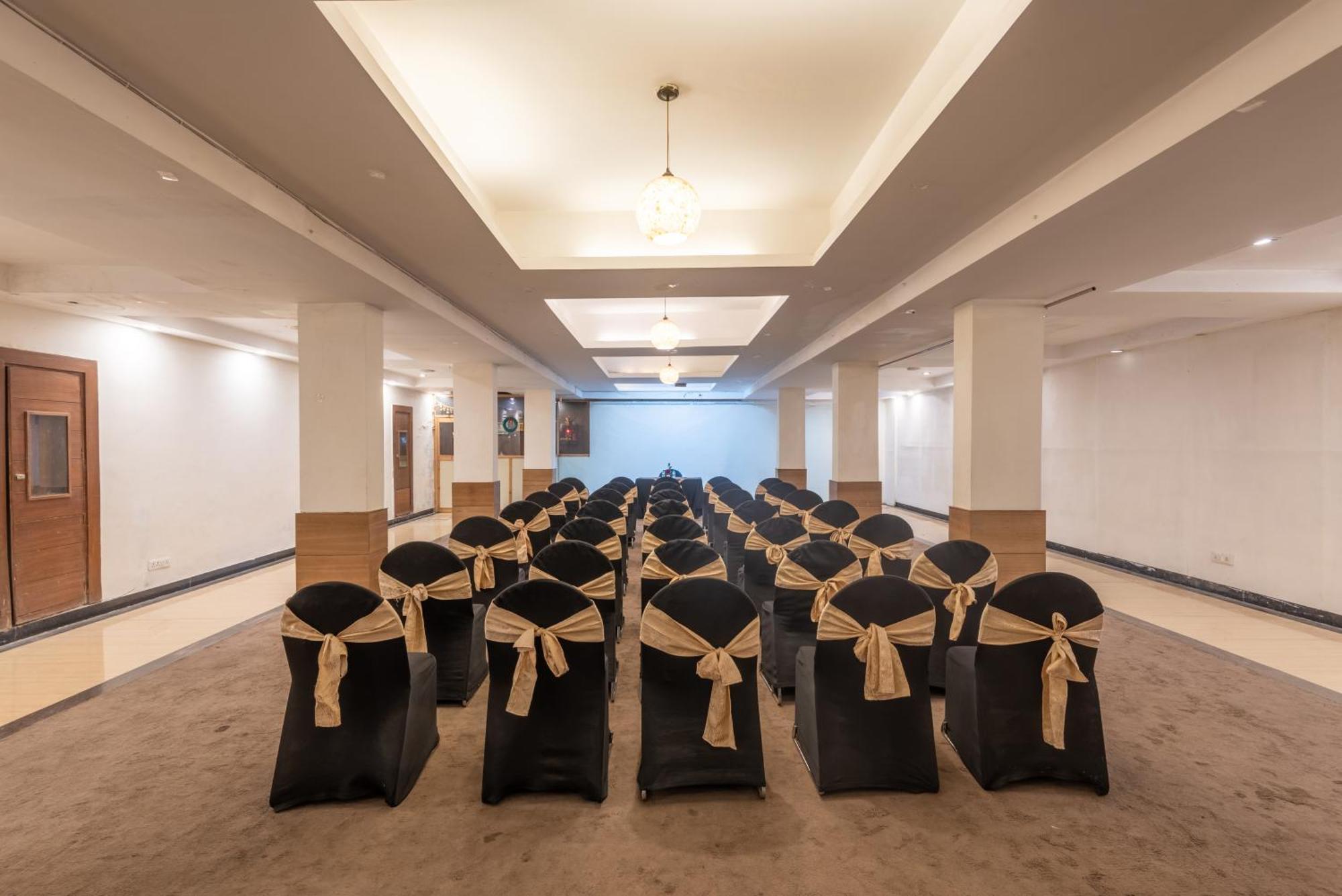 Tulip Castle Mall Road Hotel 3*