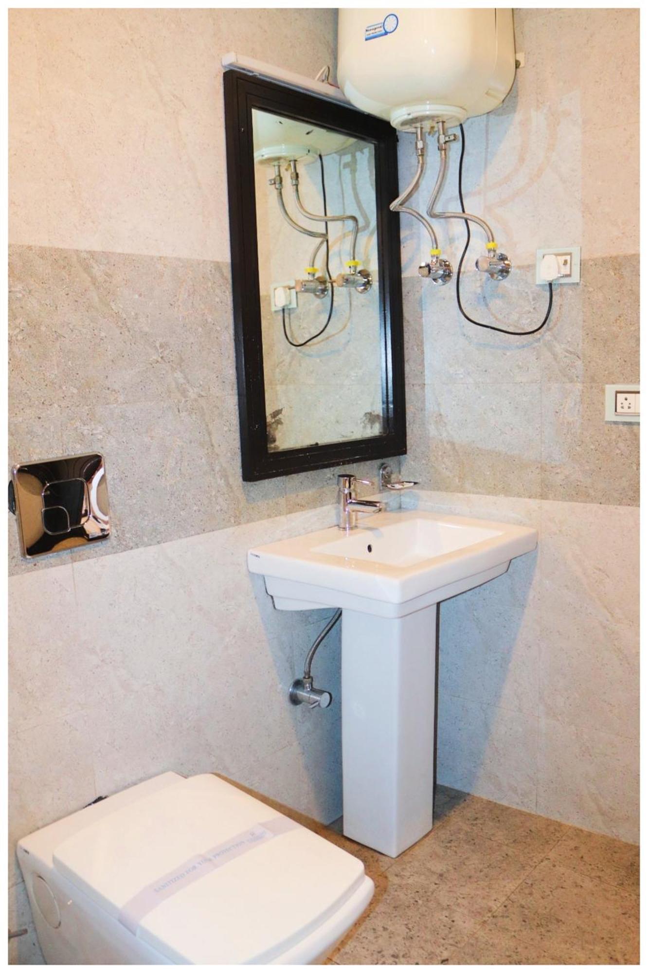A Luxuary Kishna # Palace Premuim Near The Mall Road - A Luxury With Newly Decorated And Renovated - With Wifi - Service Available - Book Now 4*