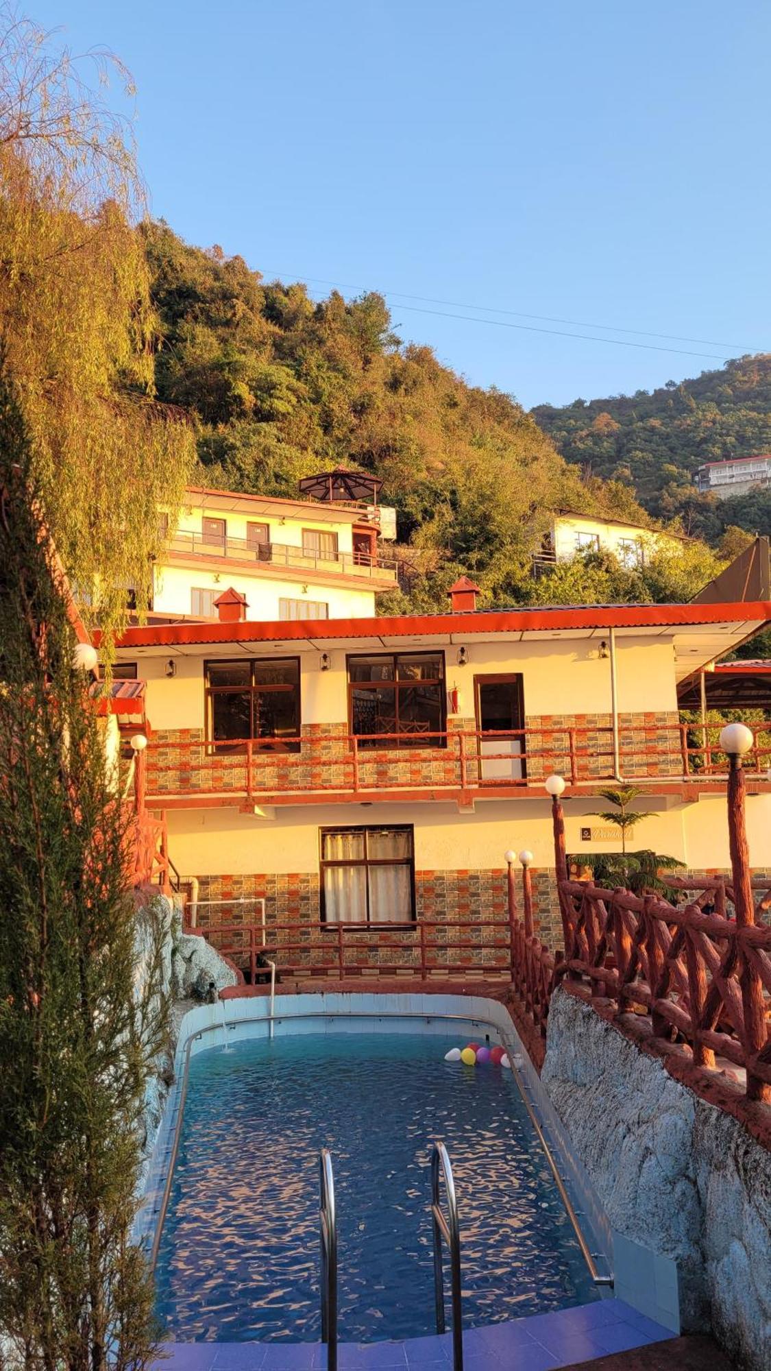 Hotel Ceyone 3*