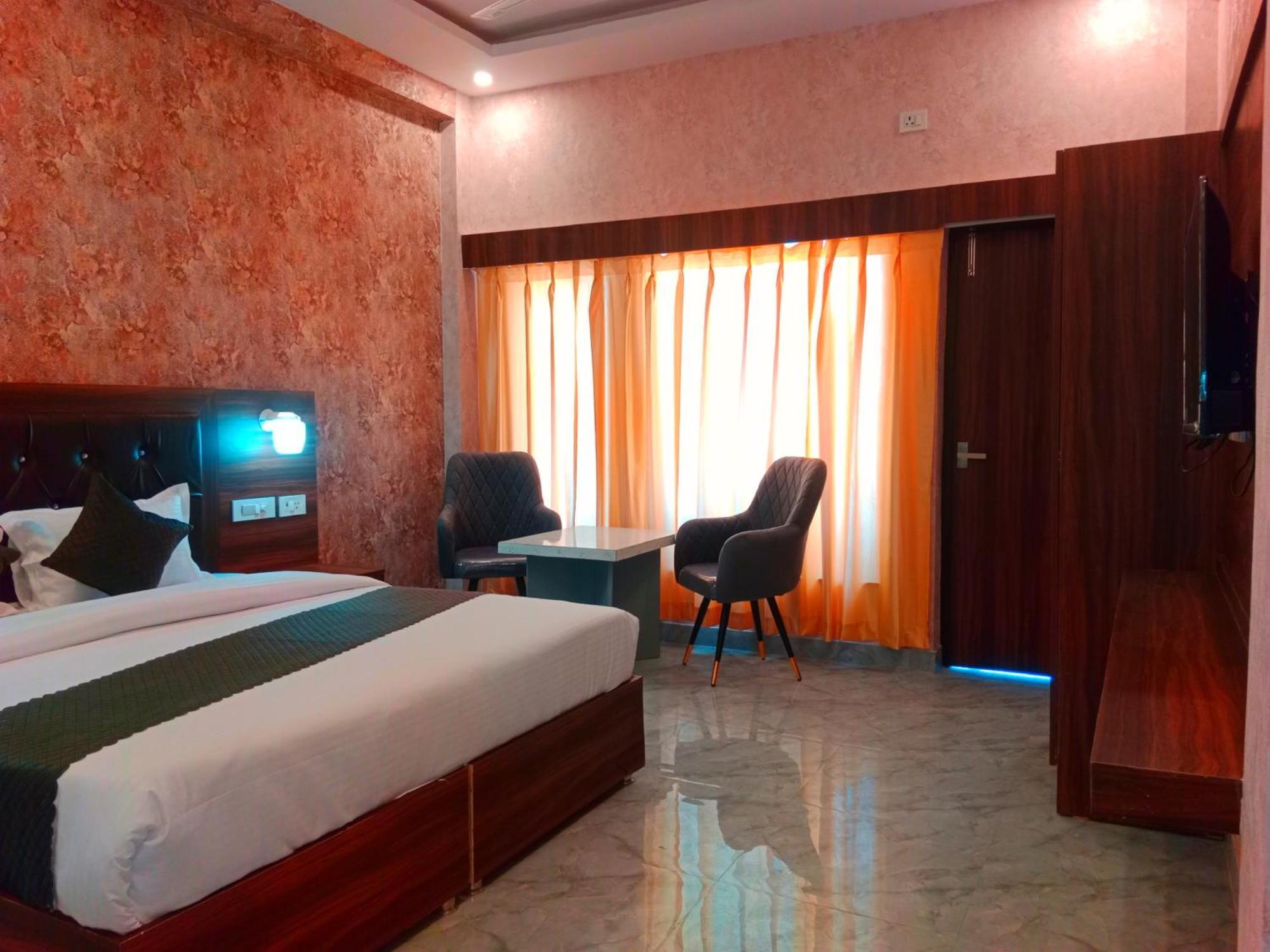 Hsr Residency And Restaurant