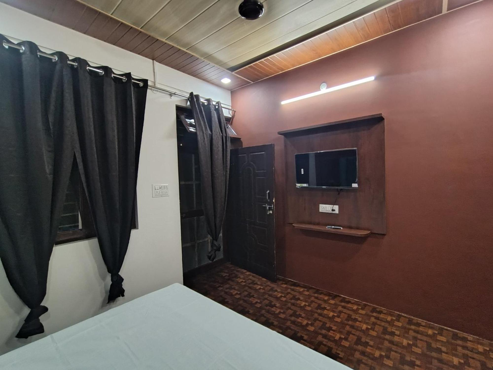 Down Hill Homestay Mussoorie