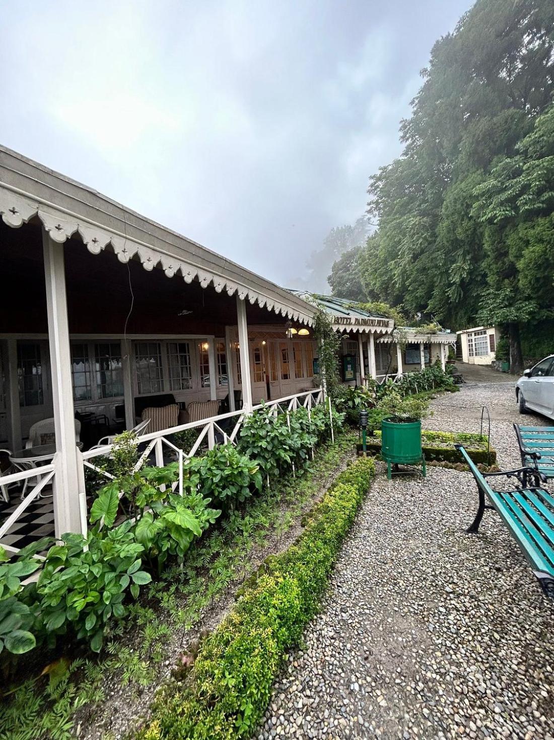 Hotel Padmini Nivas 3*