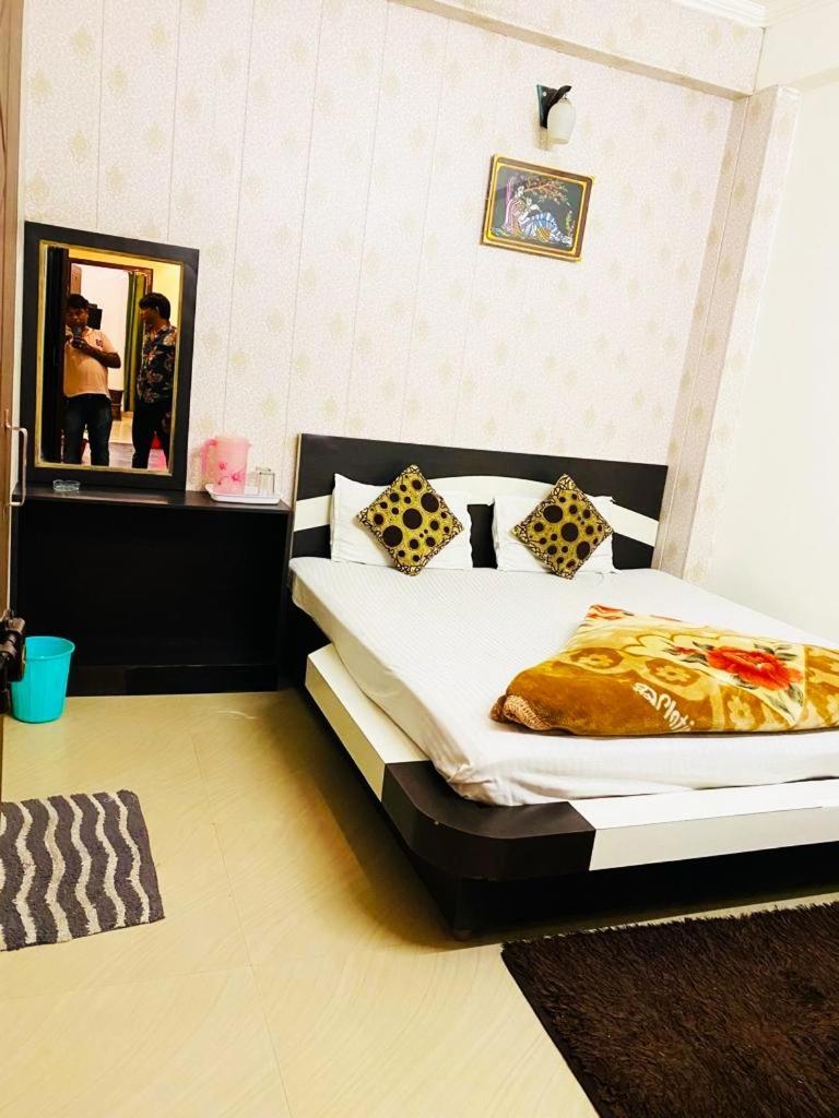 Hotel Dhuk Dhuwan And