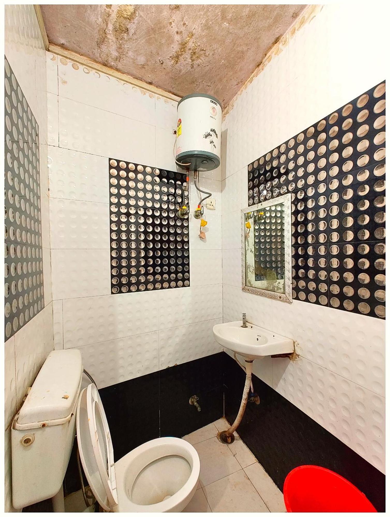 Narmada Near Mall Road -