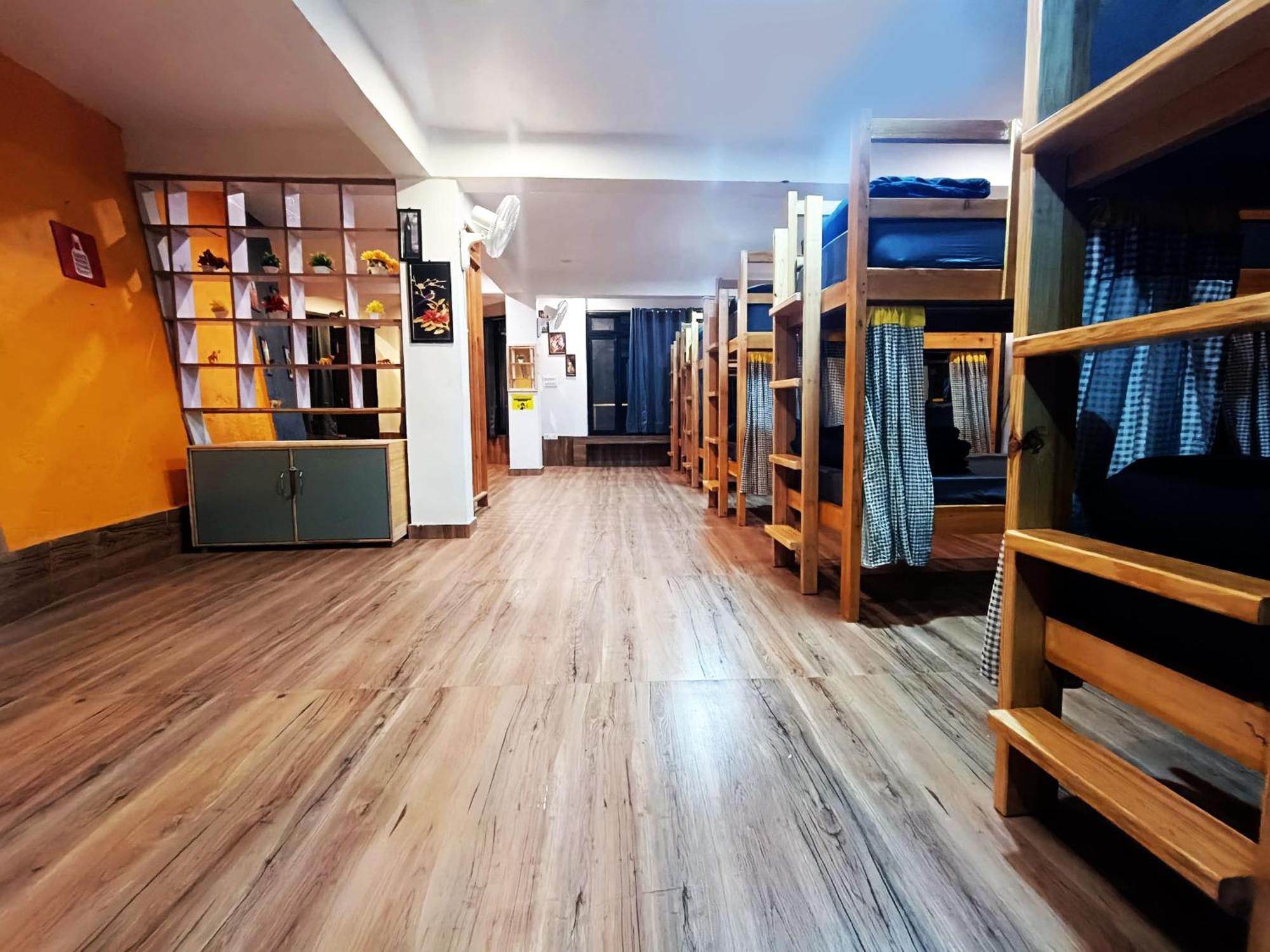 The By The Streamside, Kempty Hostel