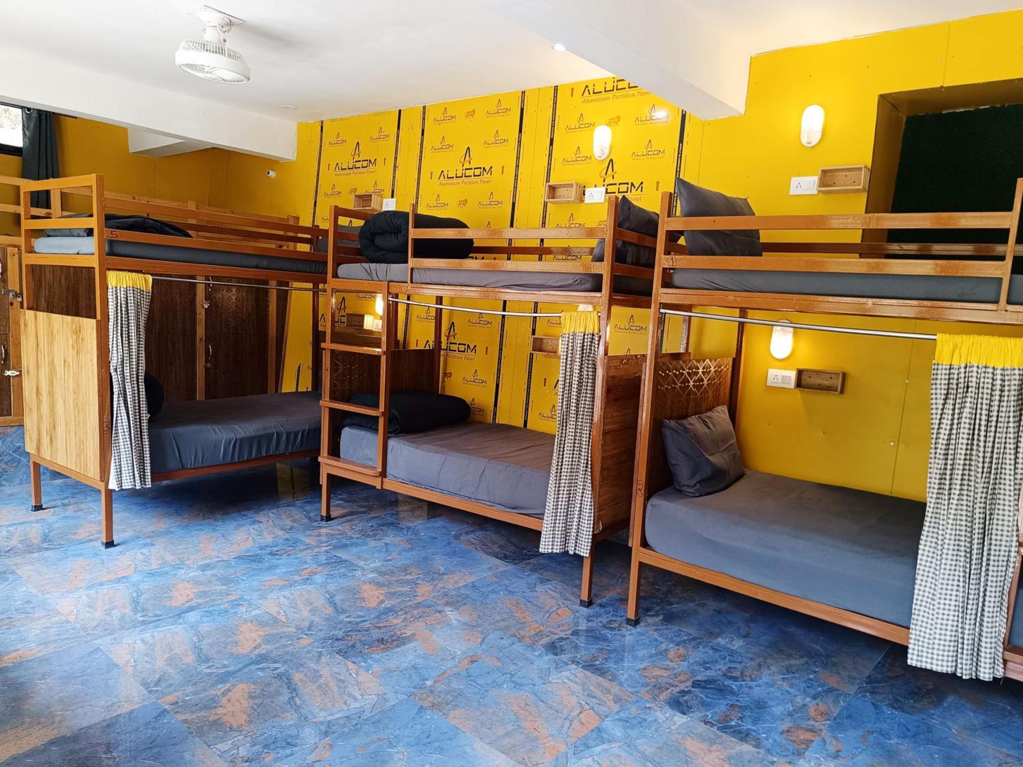 The By The Streamside, Kempty Hostel Mussoorie