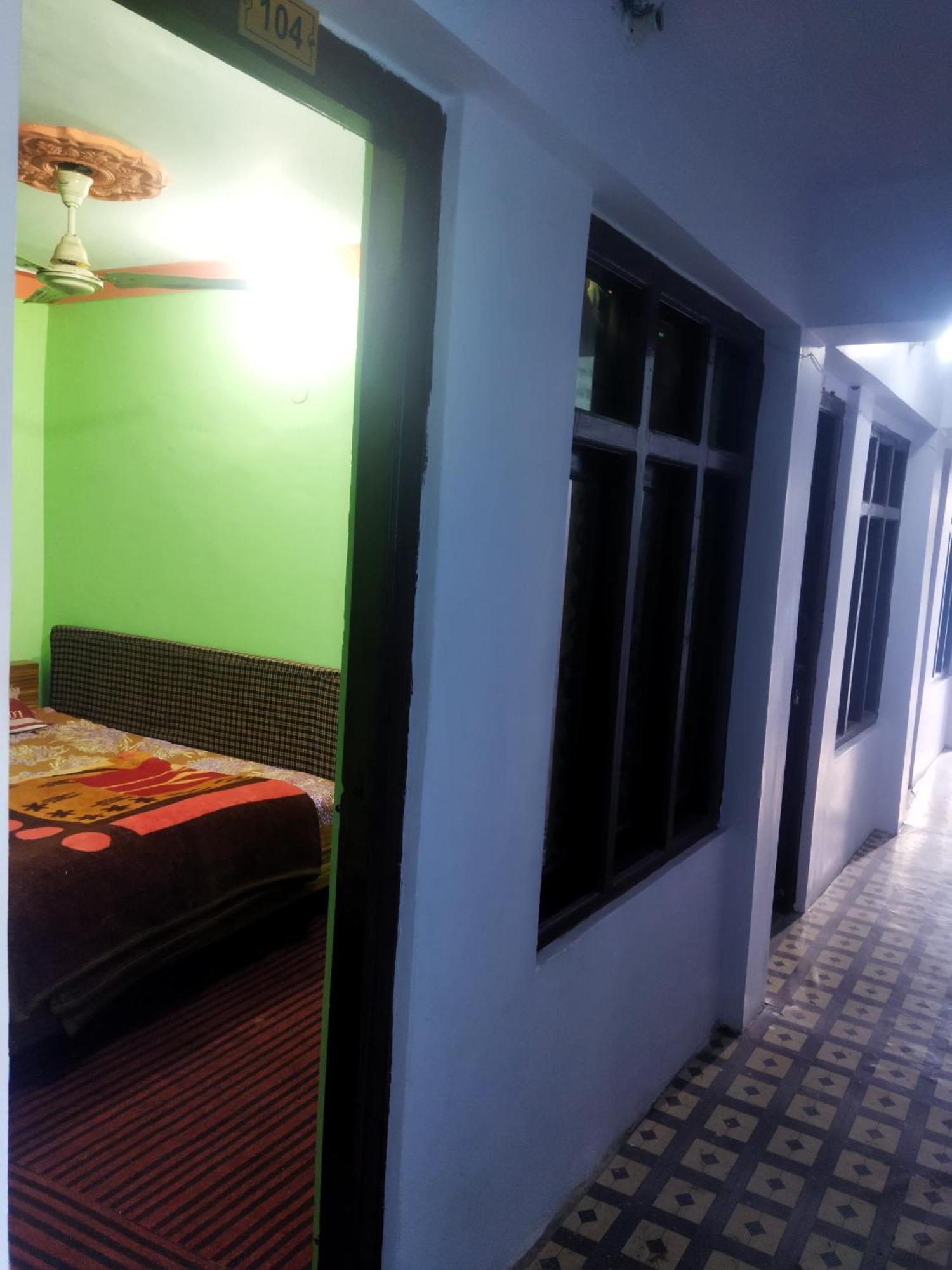 Hotel Sheetal Restaurant 3*