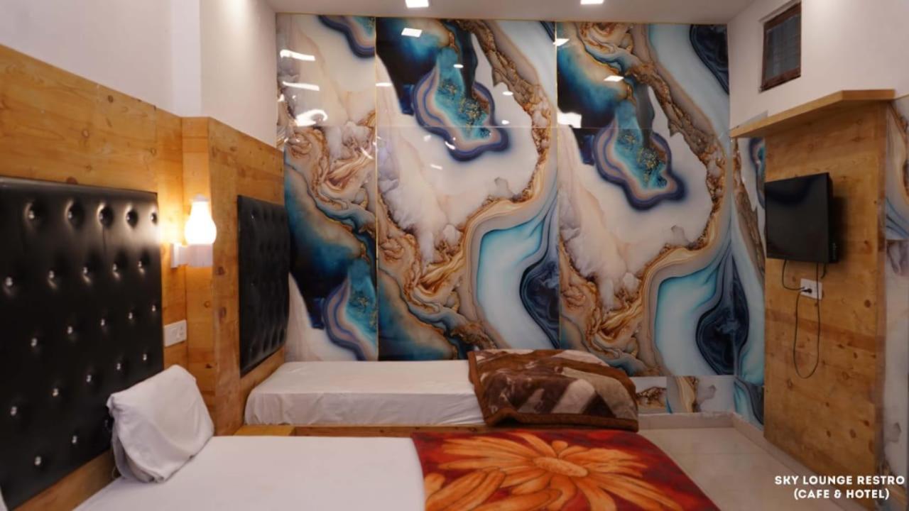 Hotel Sky Lounge Cafe Restro & Mussoorie