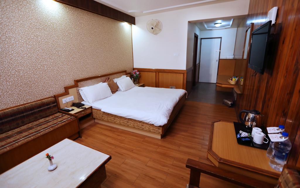 Hotel Vishnu Palace 3*