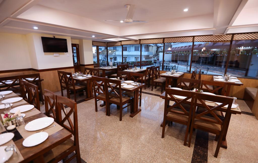 Vishnu Palace Hotel 3*