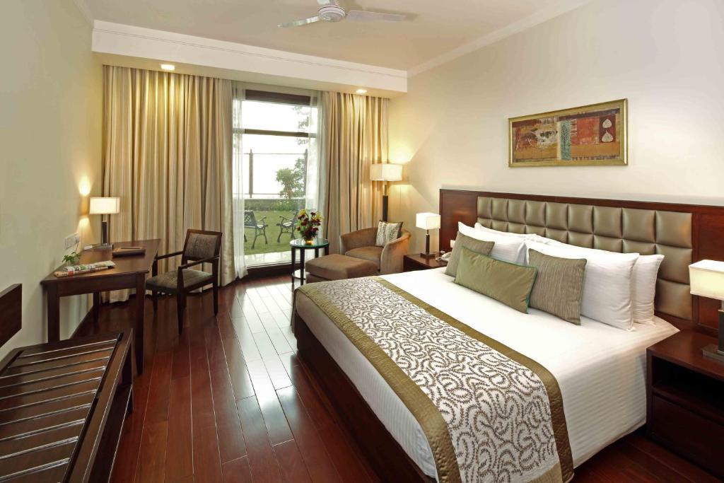 Jaypee Residency Manor Hotel