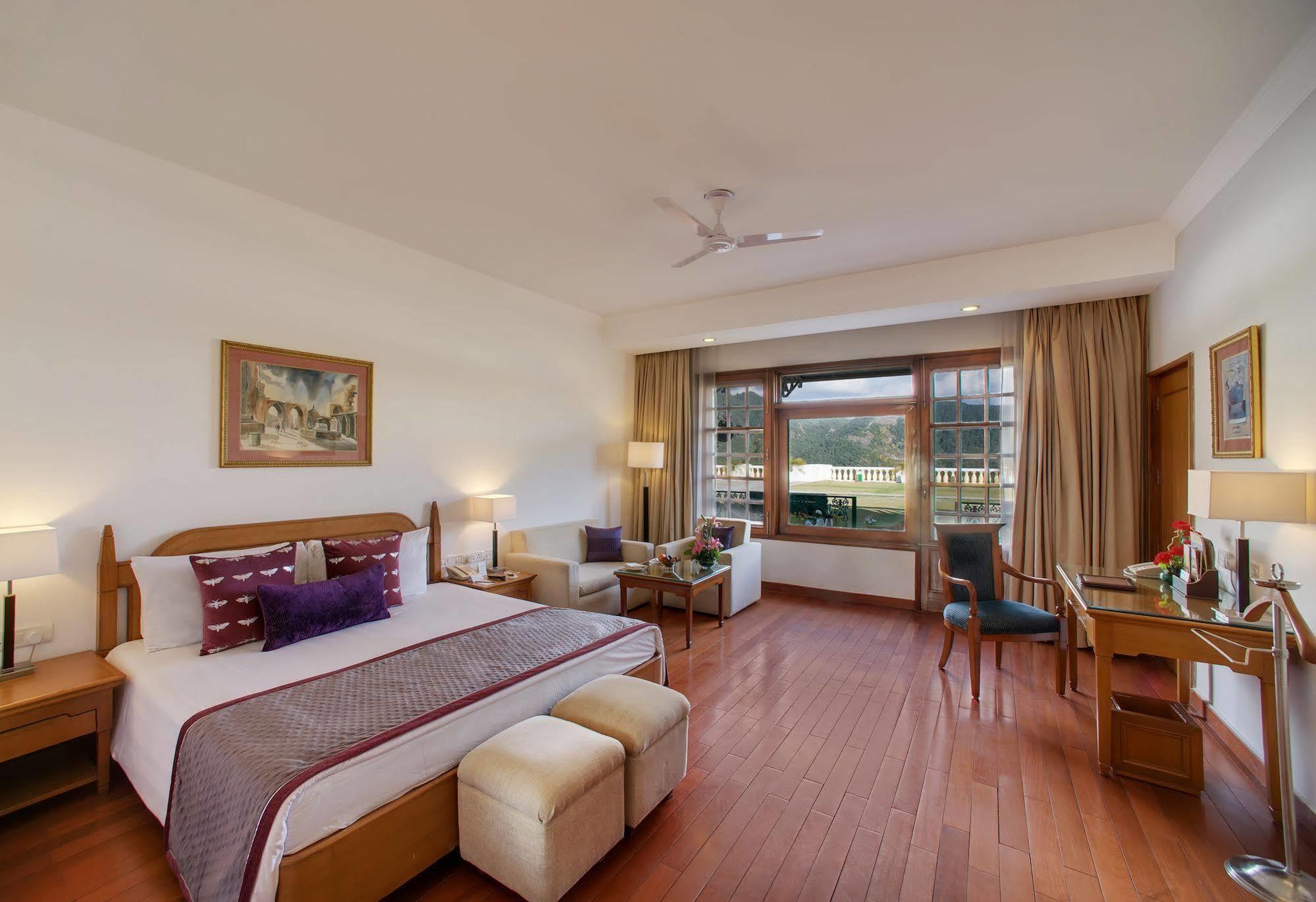 Jaypee Residency Manor Hotel 5*