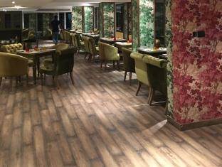 Hotel Mosaic Mallroad Mussoorie
