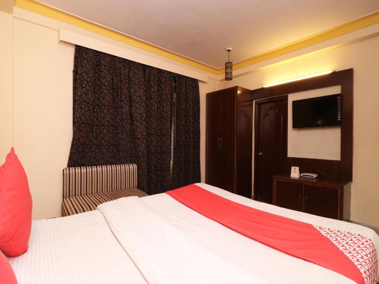 Oyo 15158 International Hotel 3*