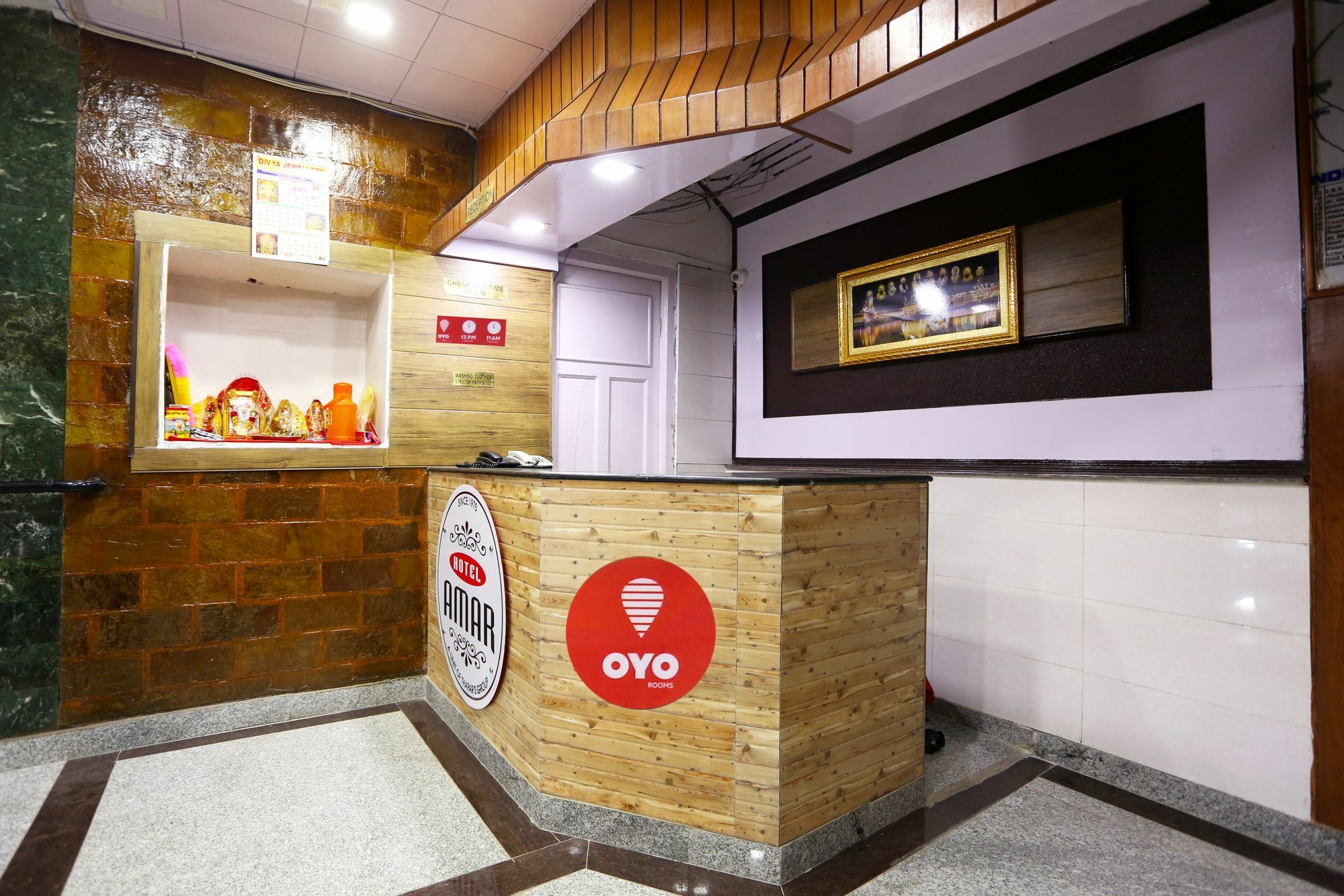 Oyo 8714 Amar Hotel
